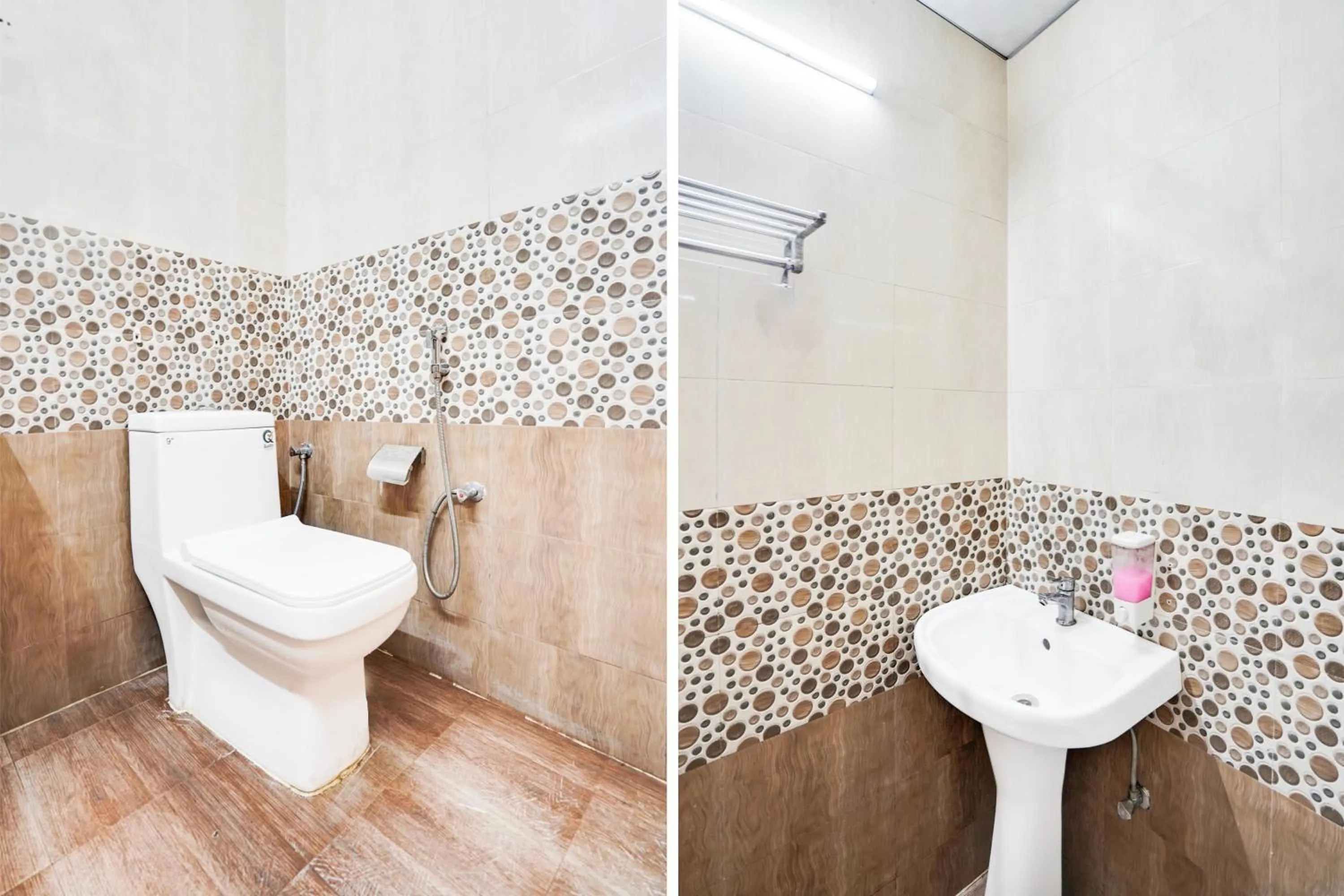 Bathroom in Hotel O Canal Road