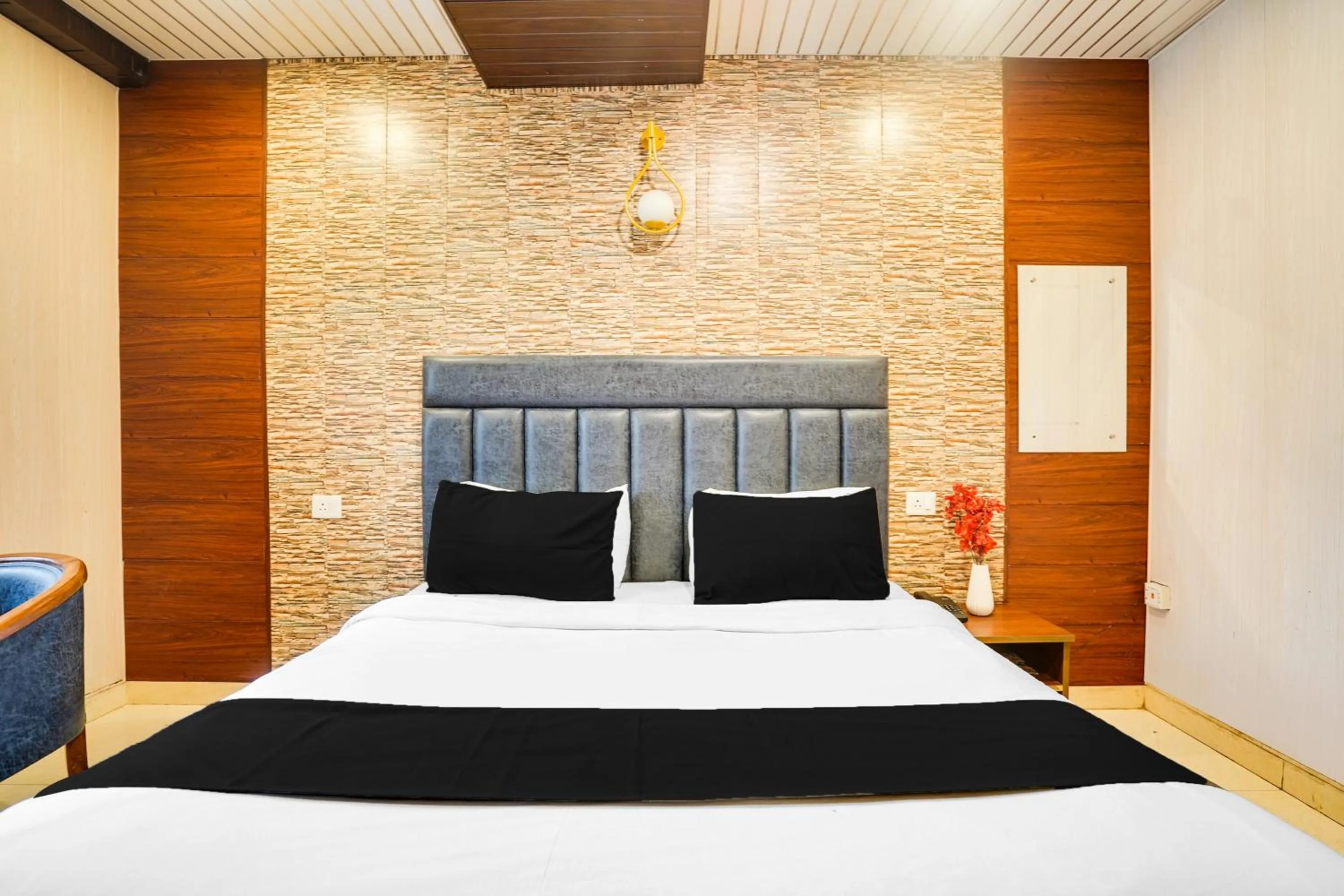 Bedroom, Bed in Hotel O Canal Road