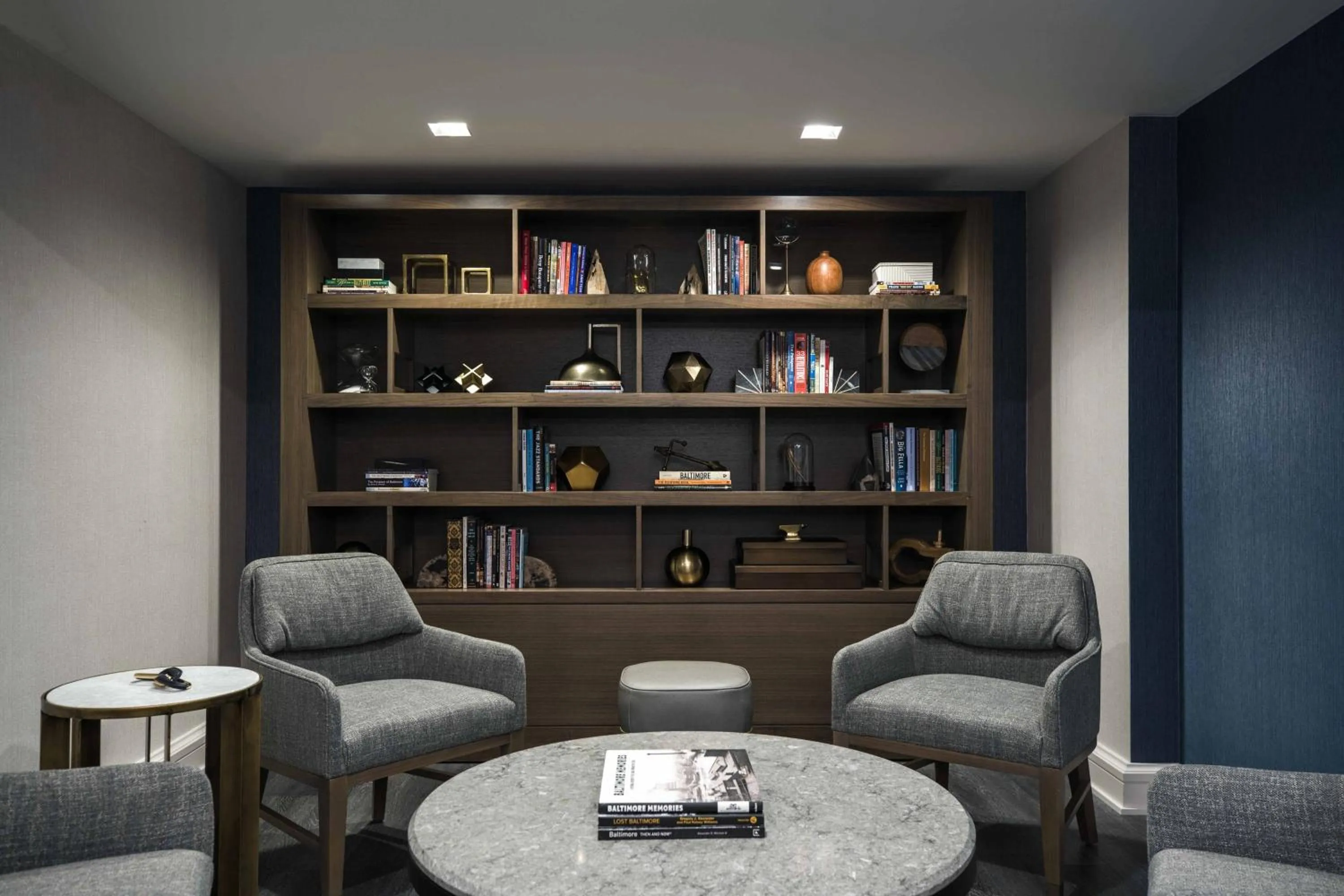 Lounge or bar in Renaissance Baltimore Harborplace Hotel