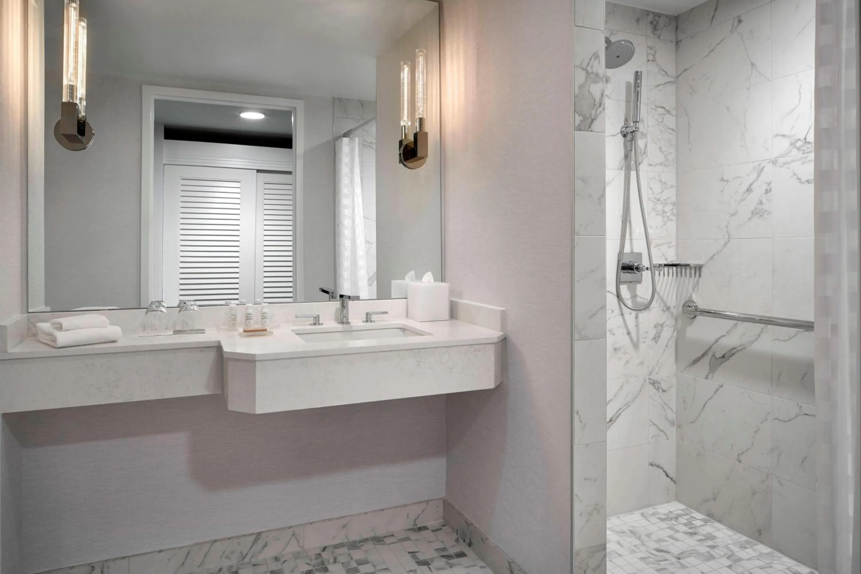 Bathroom in Renaissance Baltimore Harborplace Hotel