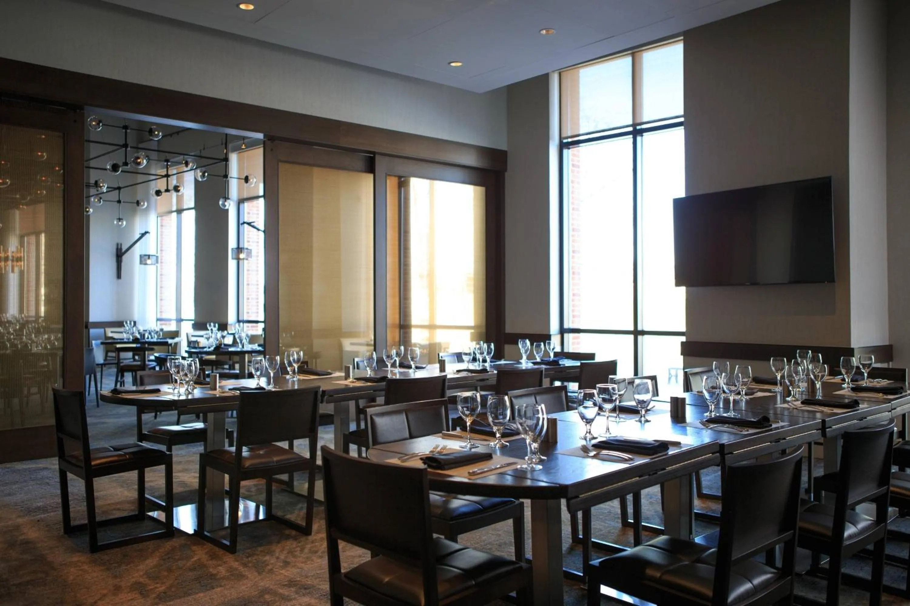 Restaurant/places to eat in Baltimore Marriott Waterfront