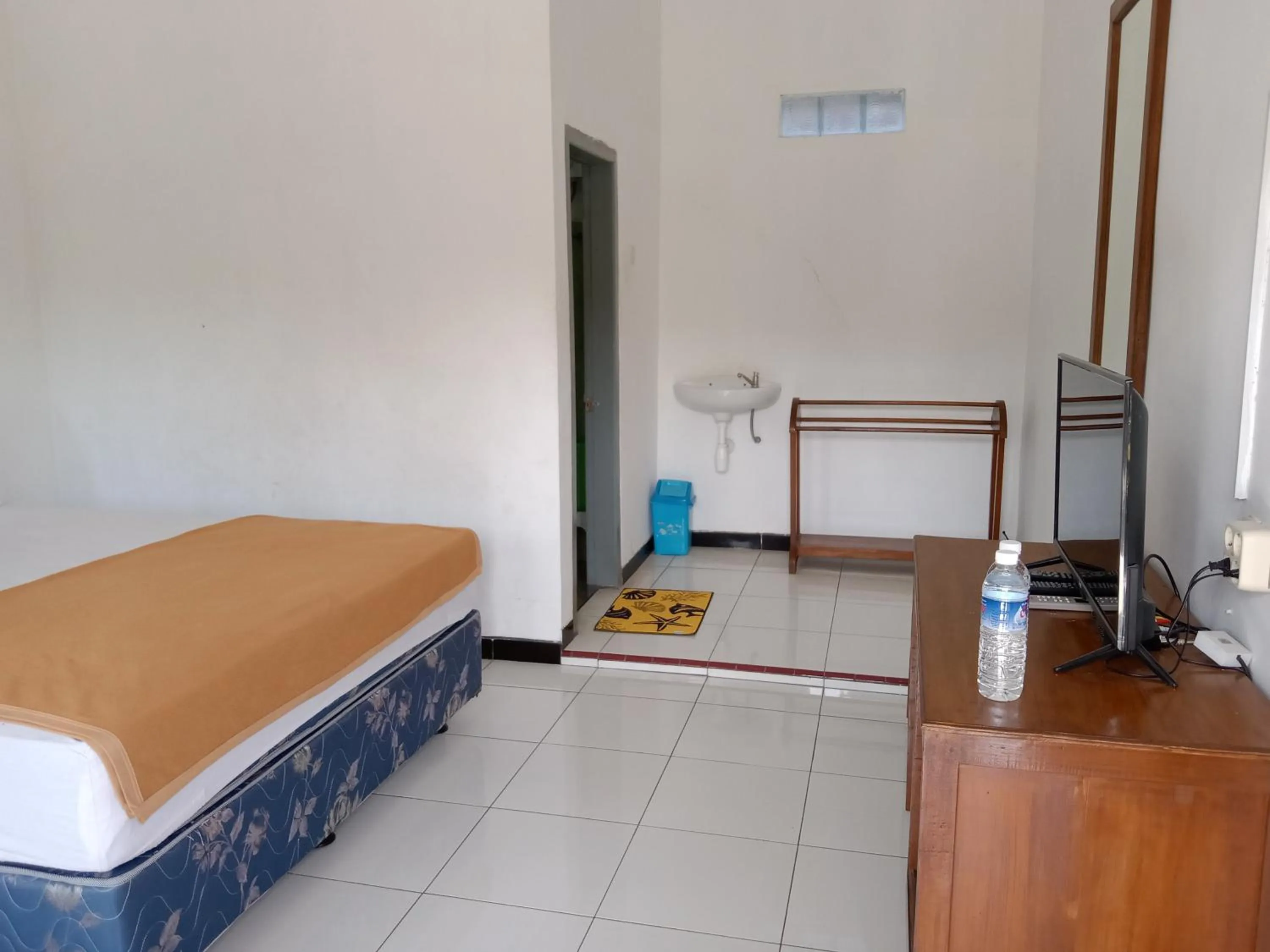 Bed in Hotel Tentrem Syariah