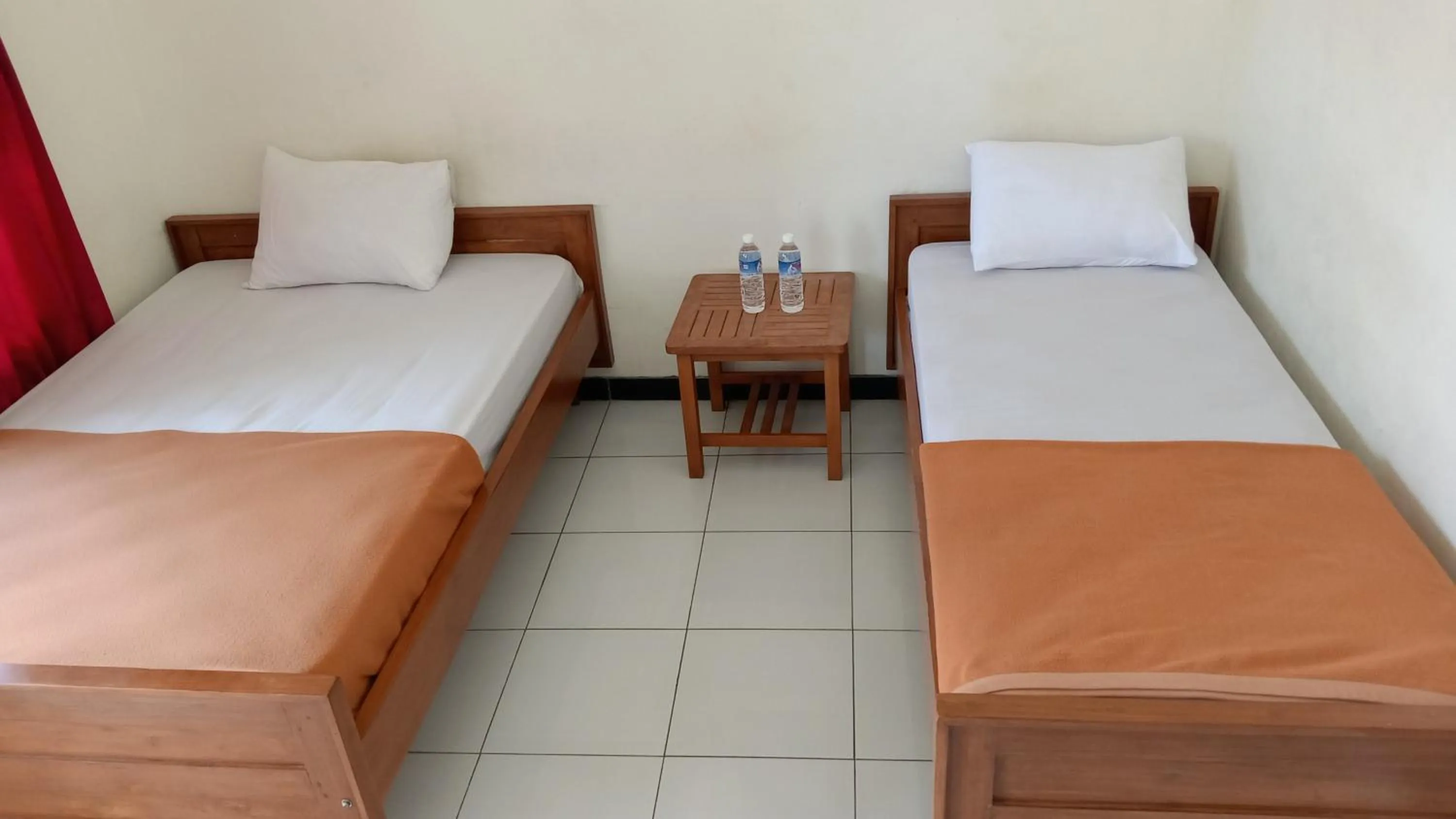 Bed in Hotel Tentrem Syariah