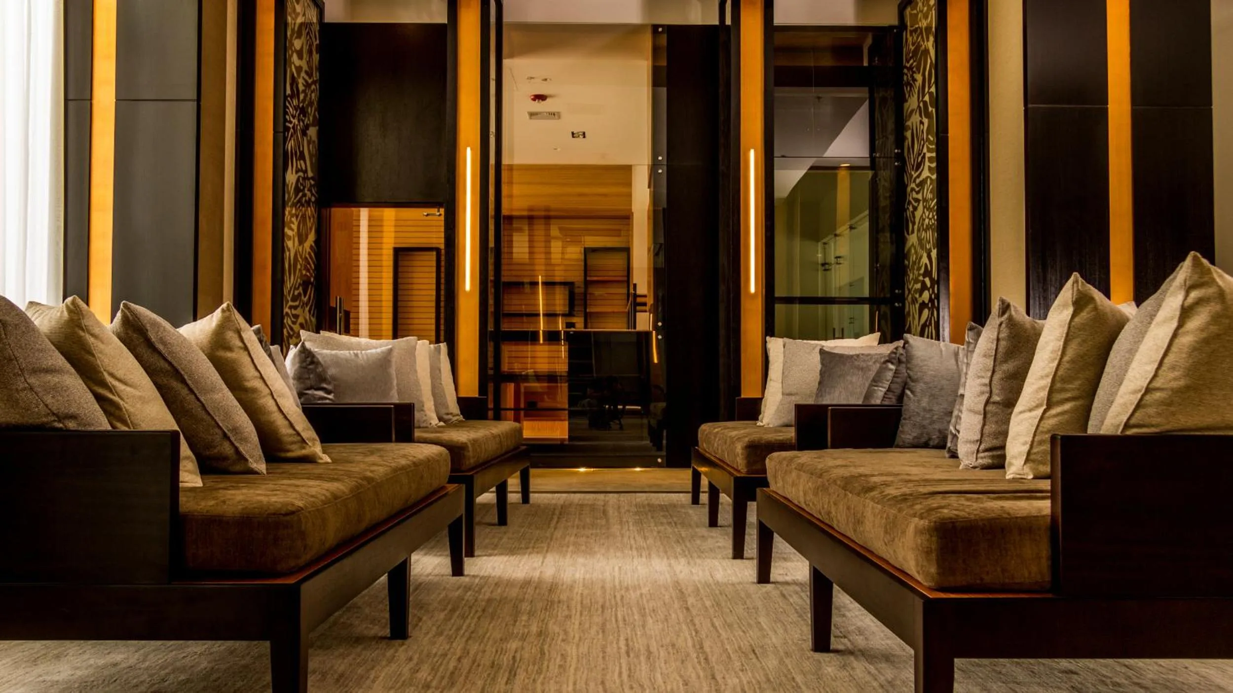 Seating area in Eb Hotel By Eurobuilding Quito Airport