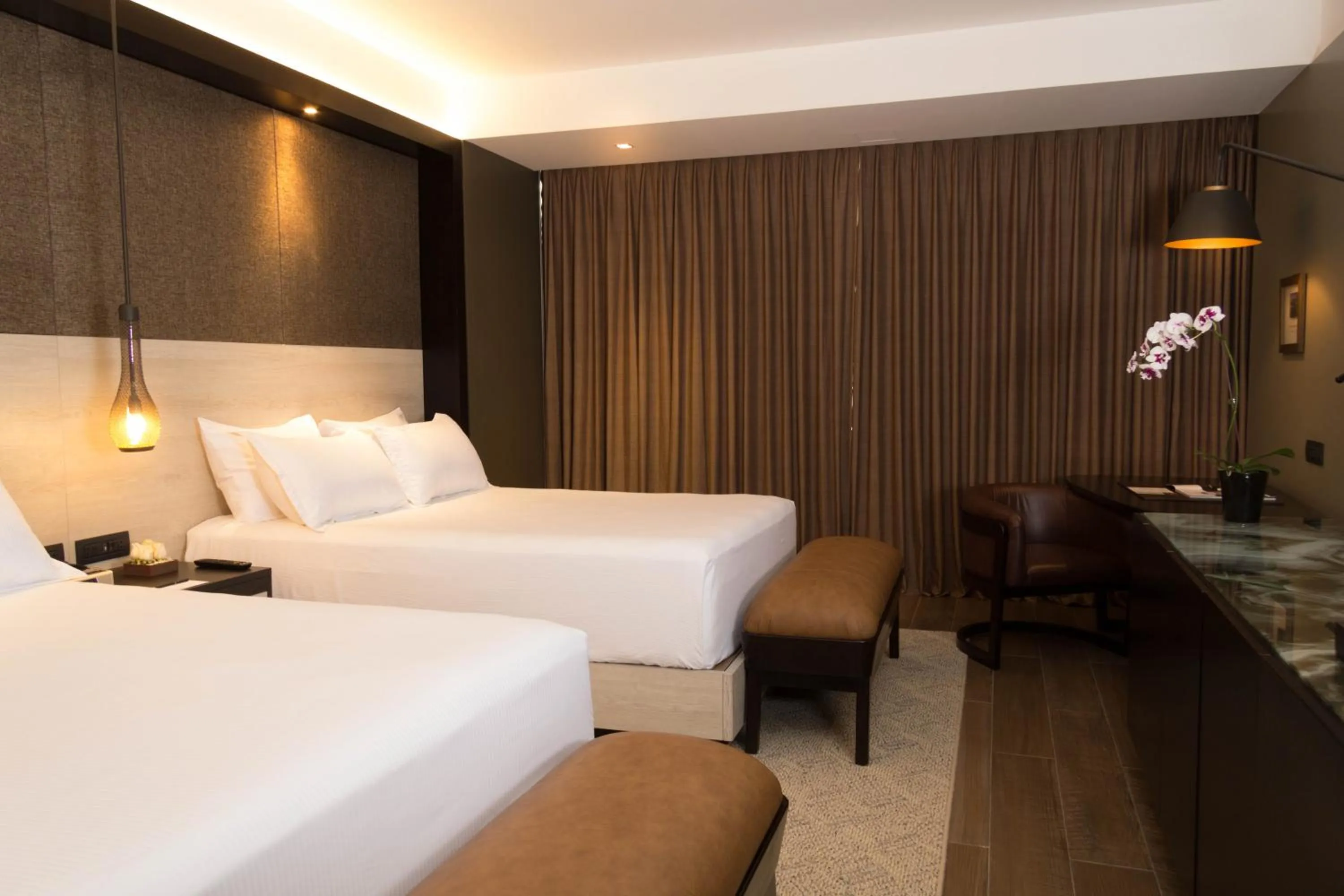 Property building, Bed in Eb Hotel By Eurobuilding Quito Airport