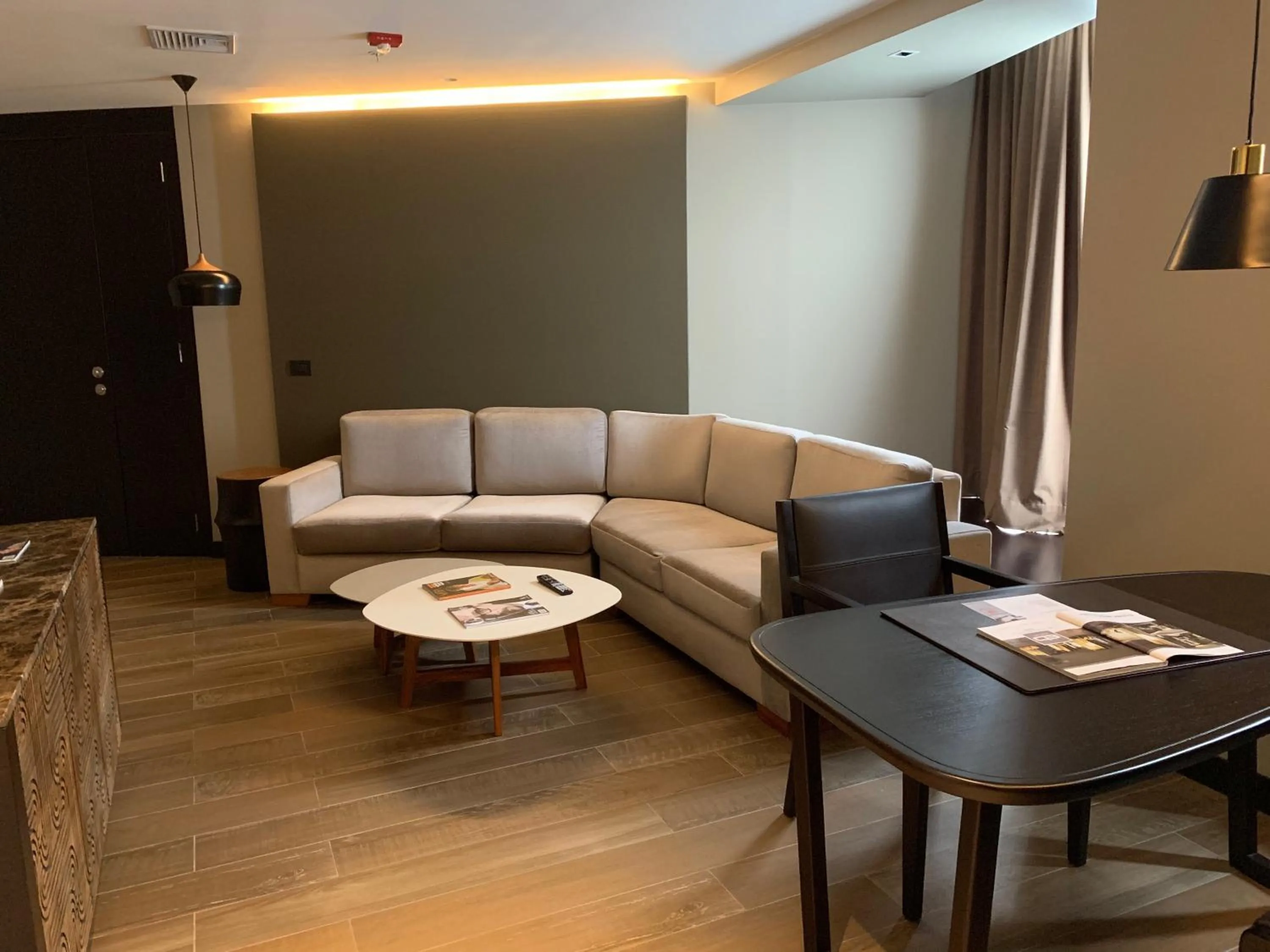 Living room in Eb Hotel By Eurobuilding Quito Airport