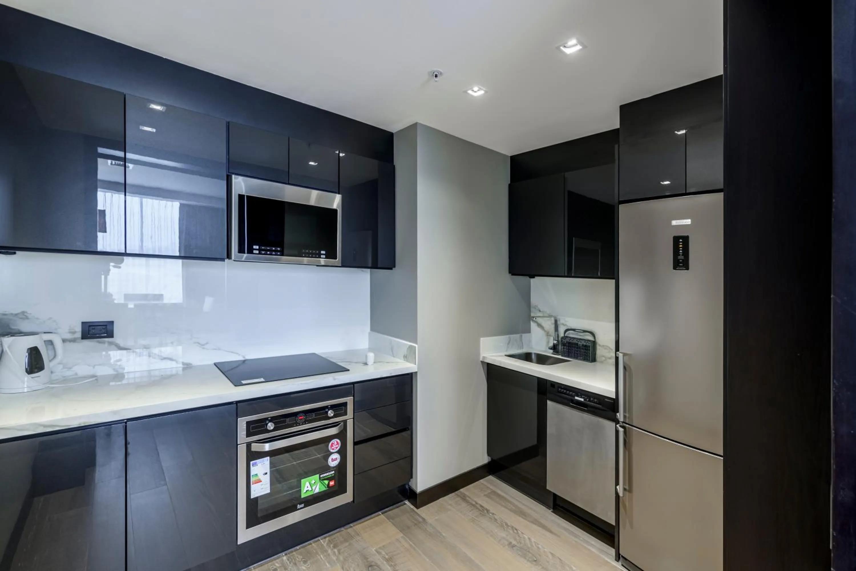 kitchen in Eb Hotel By Eurobuilding Quito Airport