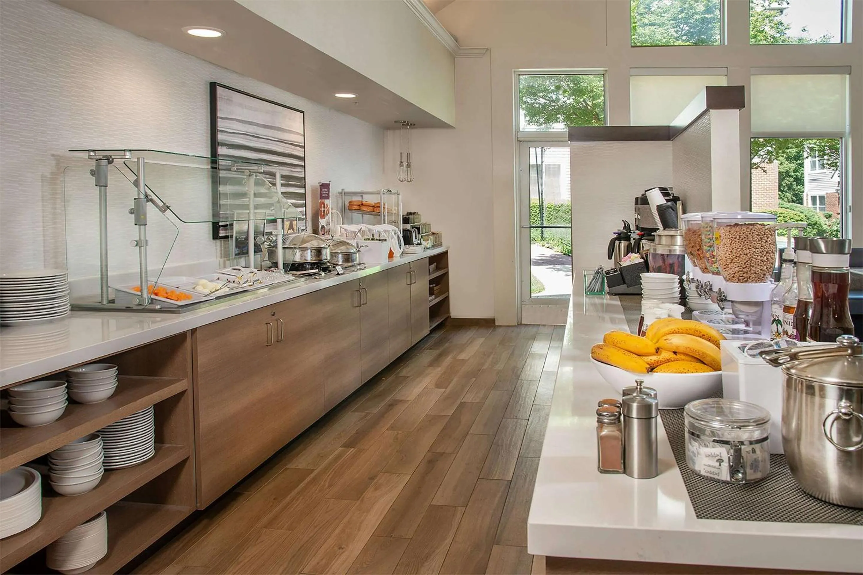 Restaurant/places to eat in Sonesta ES Suites Baltimore BWI Airport