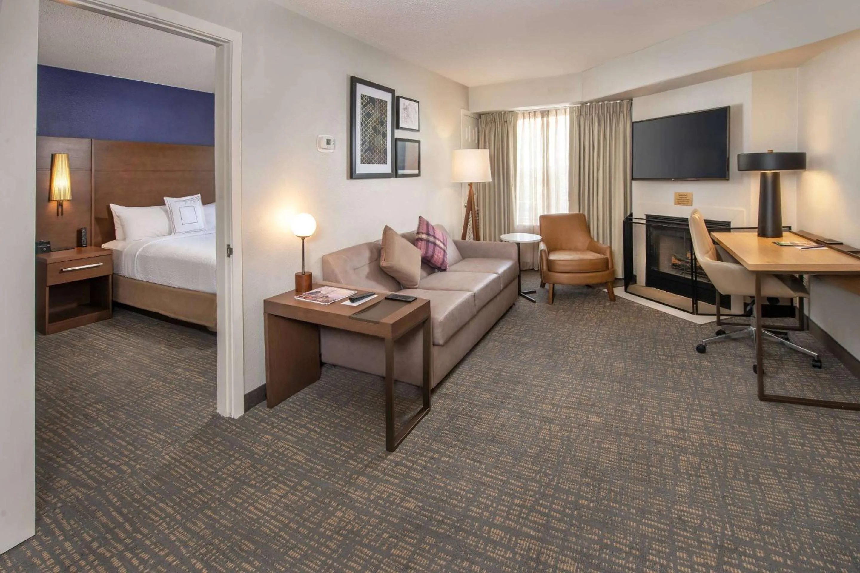 Photo of the whole room, Bed in Sonesta ES Suites Baltimore BWI Airport