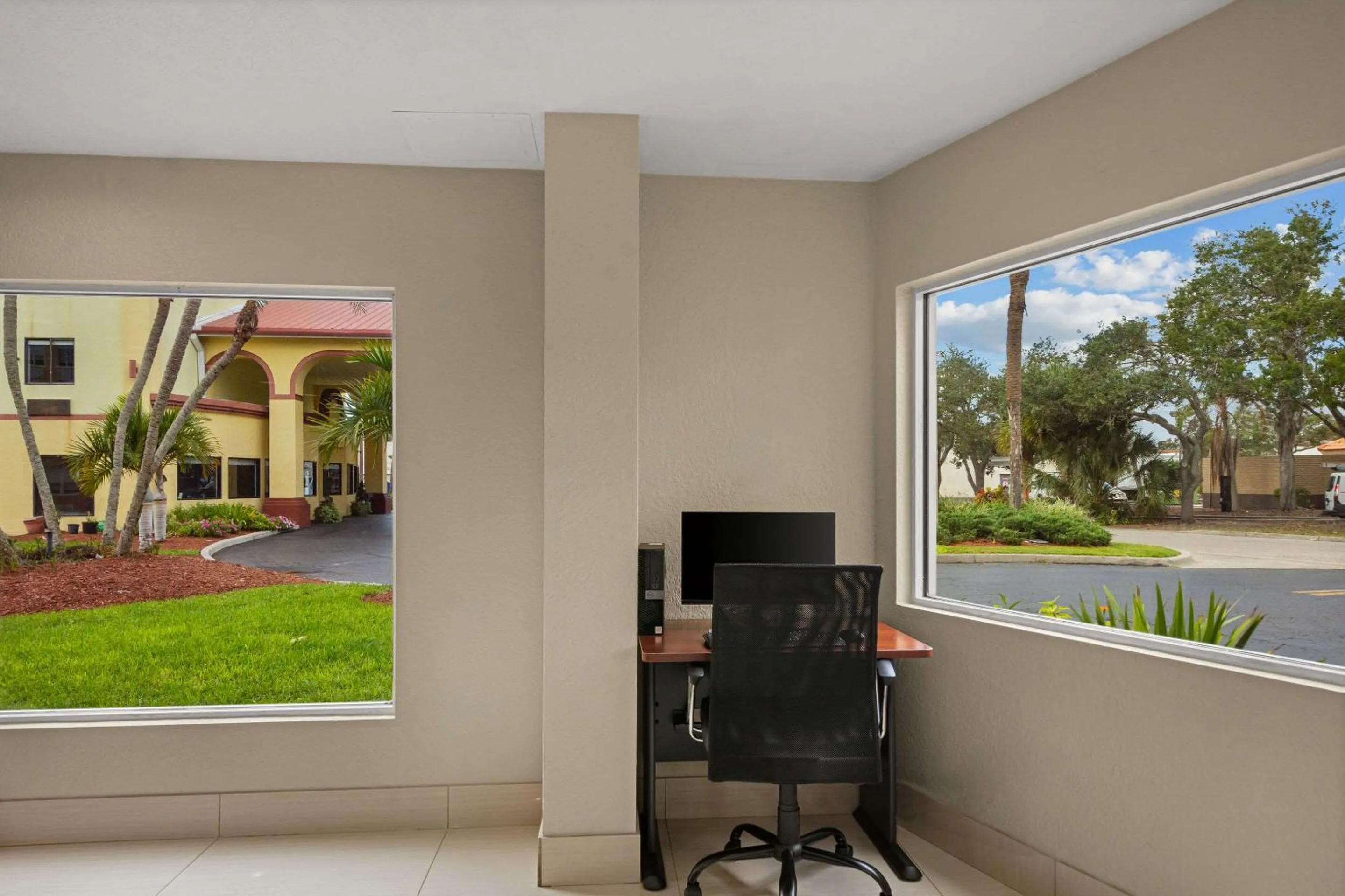 Business facilities in Quality Inn Sarasota I-75