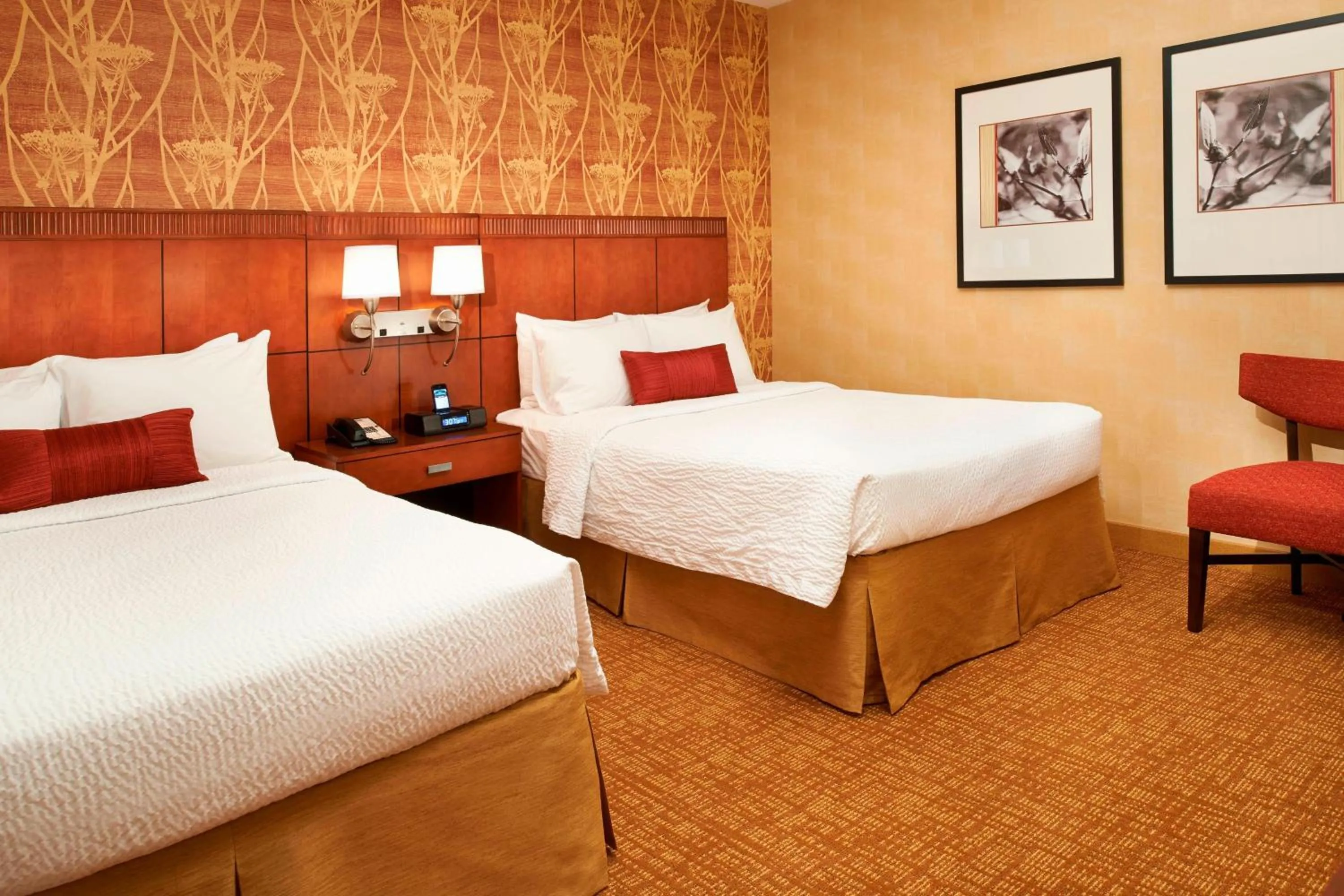 Bedroom, Bed in Courtyard by Marriott Chicago Naperville