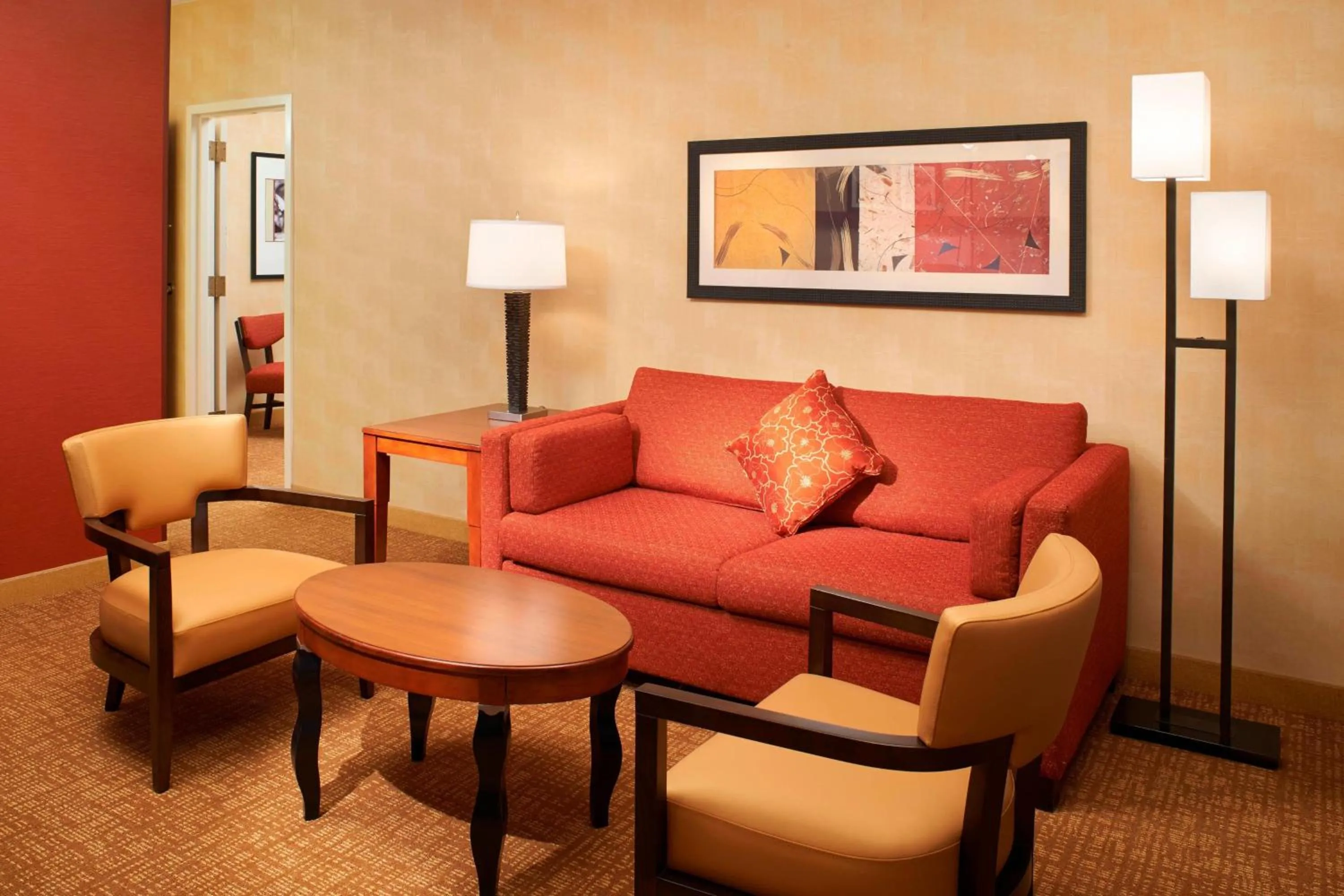 Photo of the whole room in Courtyard by Marriott Chicago Naperville