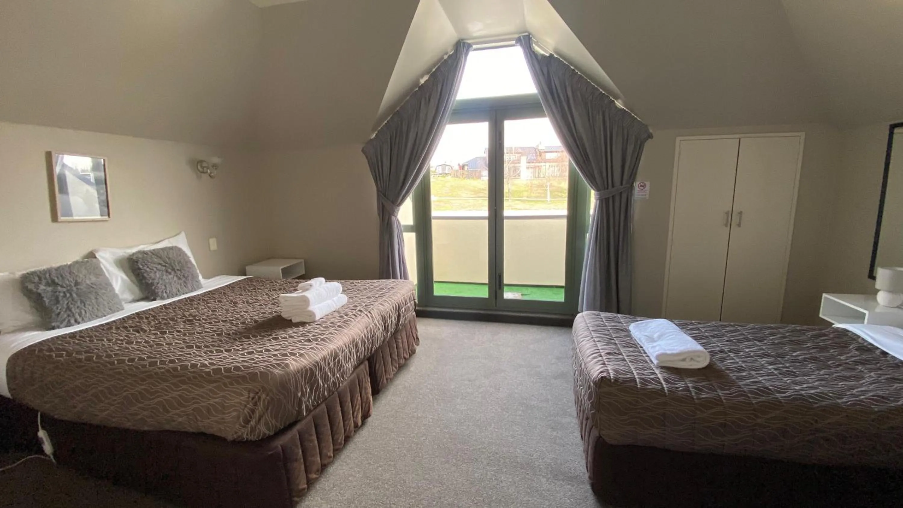 Bed in Lake Tekapo Village Motel