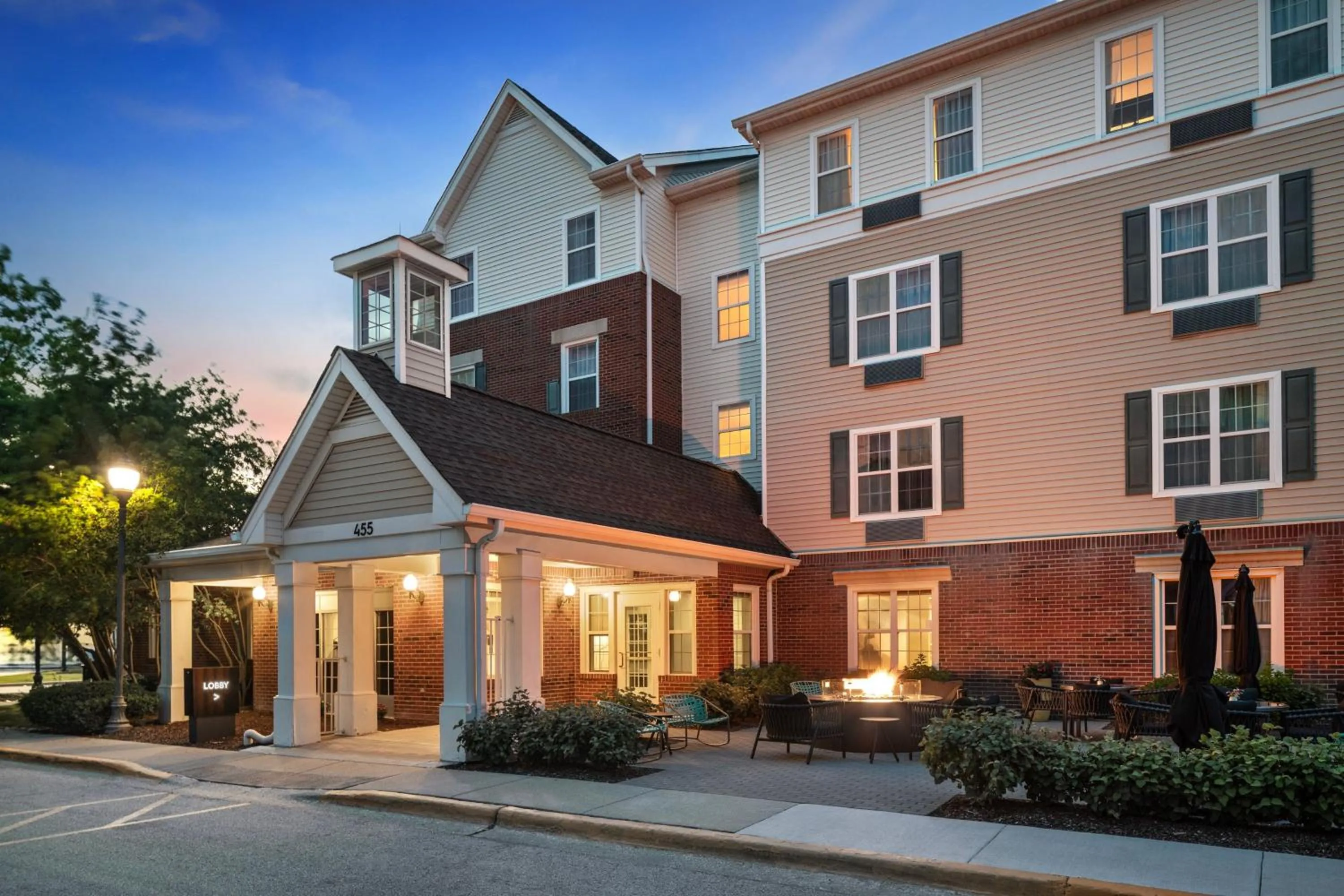 Property building in TownePlace Suites Chicago Lombard