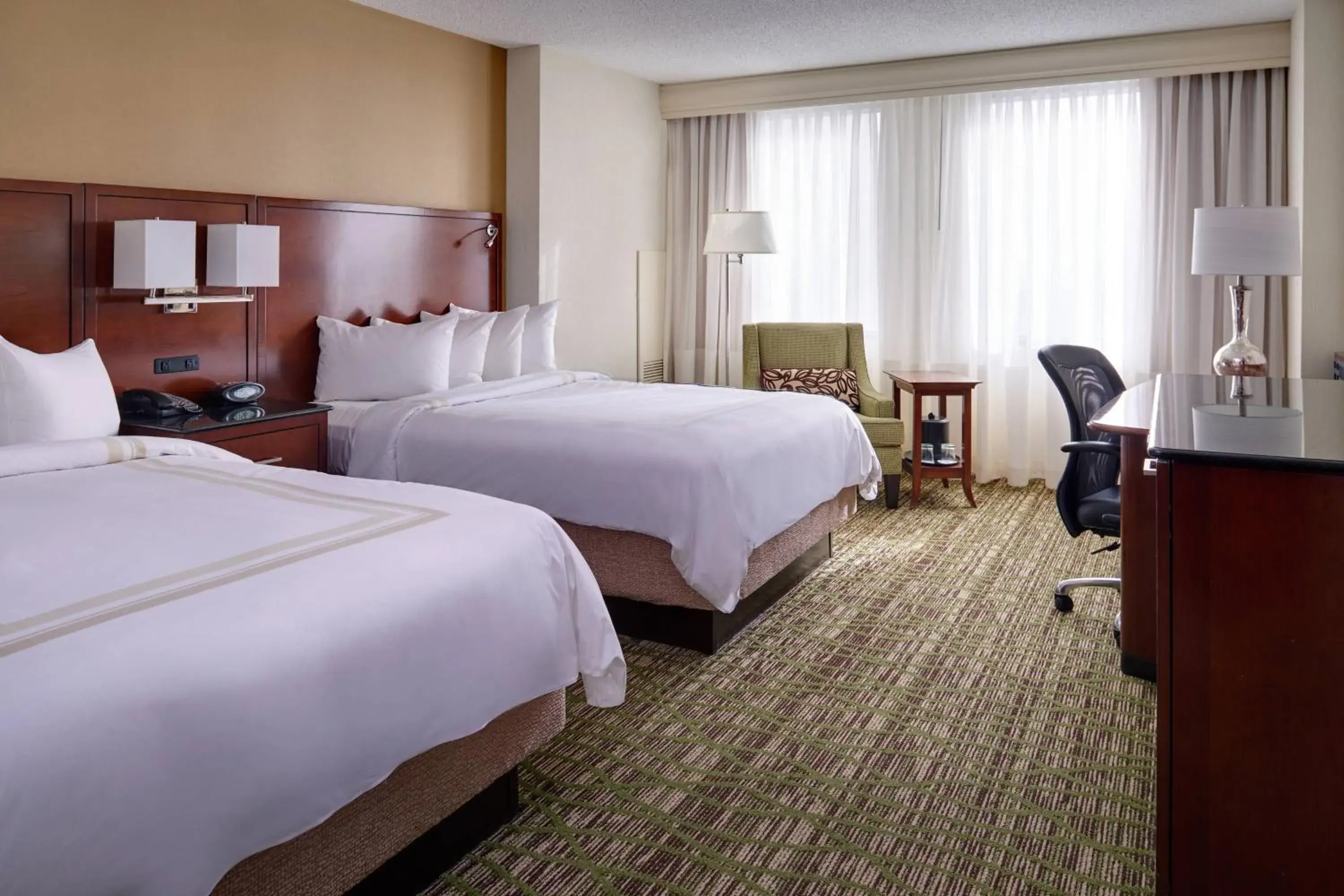 Double Room with Two Double Beds and City View - Hearing Accessible in Cleveland Marriott Downtown at Key Tower Double Room with Two Double Beds and City View - Hearing Accessible in Cleveland Marriott Downtown at Key Tower