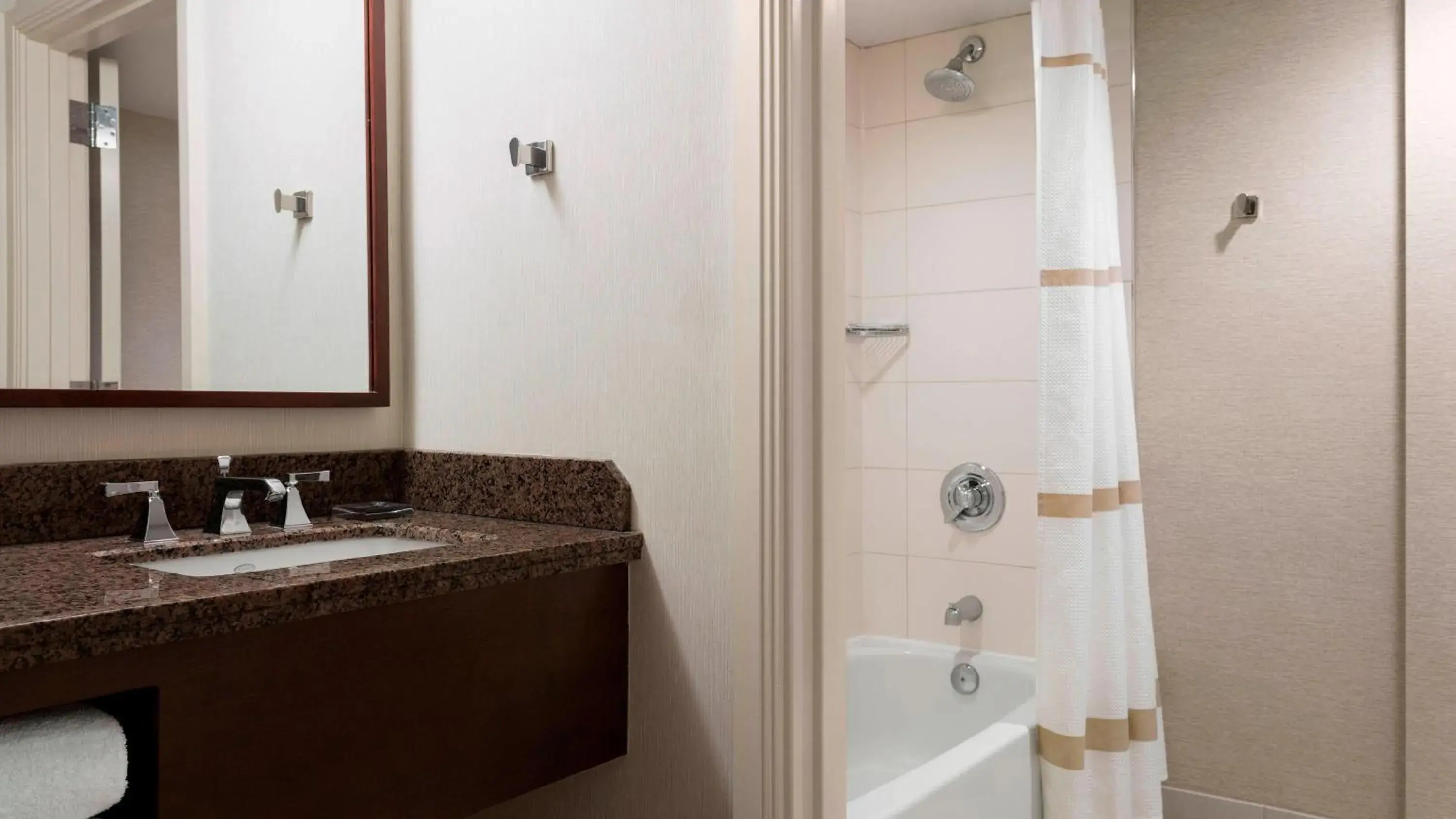 One-Bedroom King Suite with Sofa Bed in Cleveland Marriott Downtown at Key Tower One-Bedroom King Suite with Sofa Bed in Cleveland Marriott Downtown at Key Tower