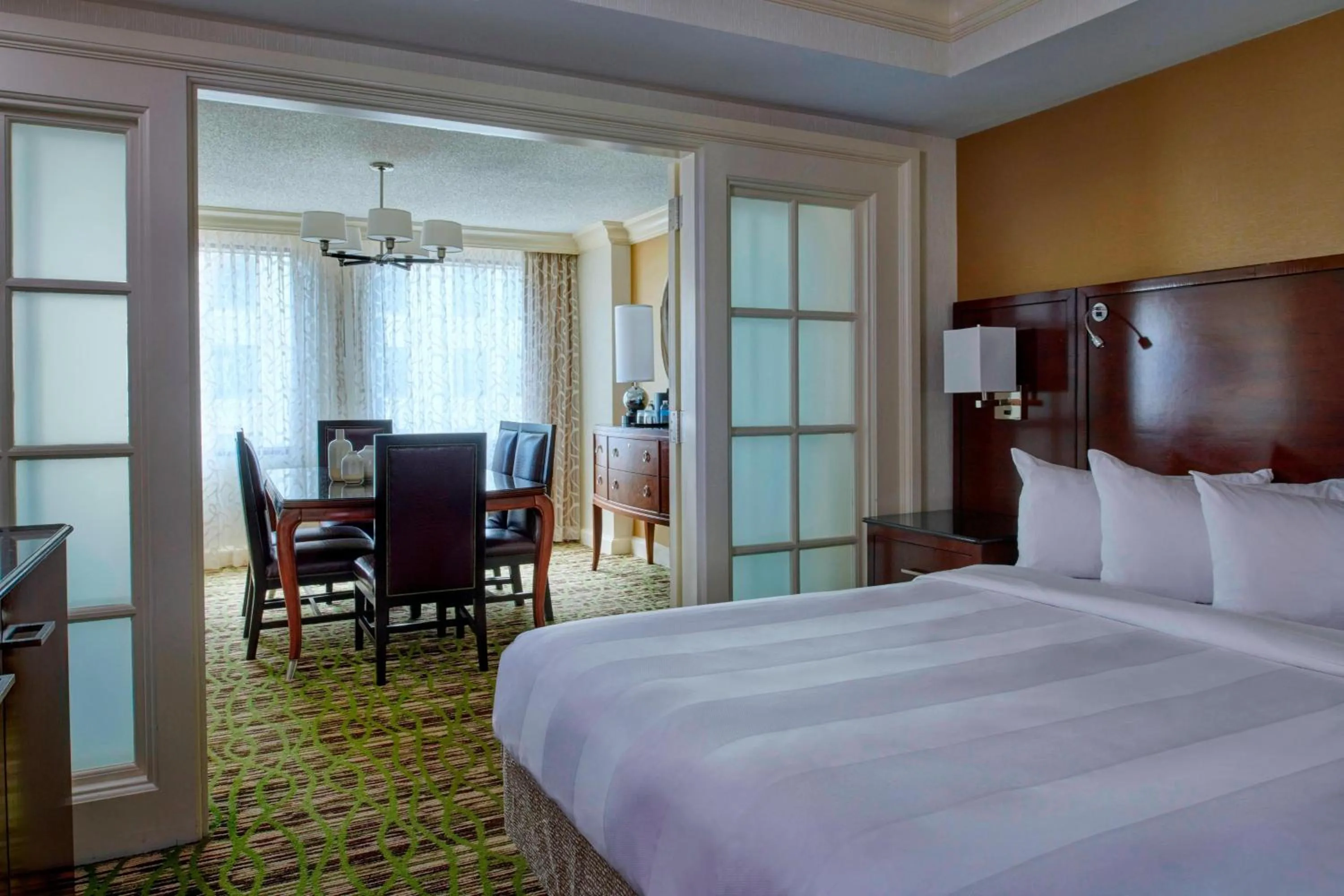 Photo of the whole room, Bed in Cleveland Marriott Downtown at Key Tower