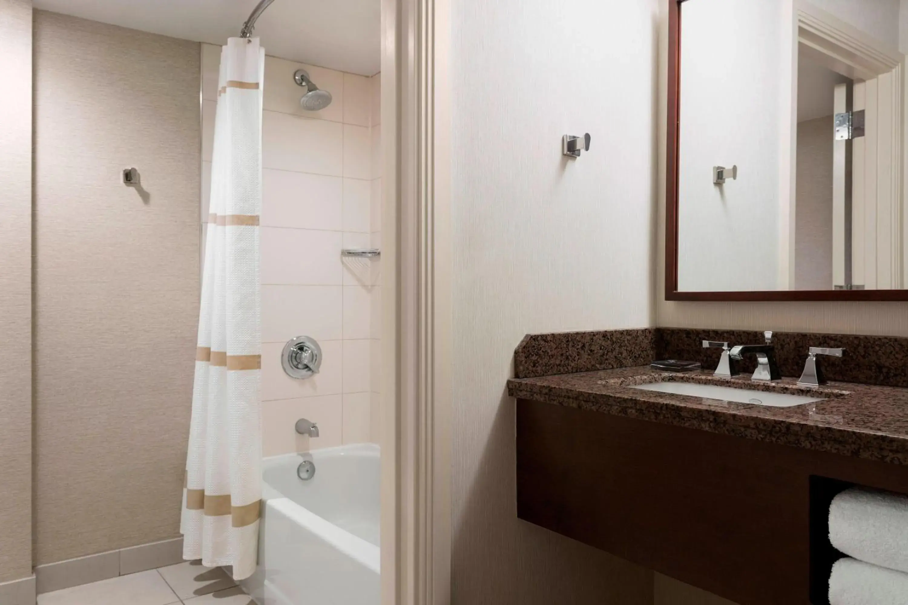 Double Room with Two Double Beds in Cleveland Marriott Downtown at Key Tower Double Room with Two Double Beds in Cleveland Marriott Downtown at Key Tower