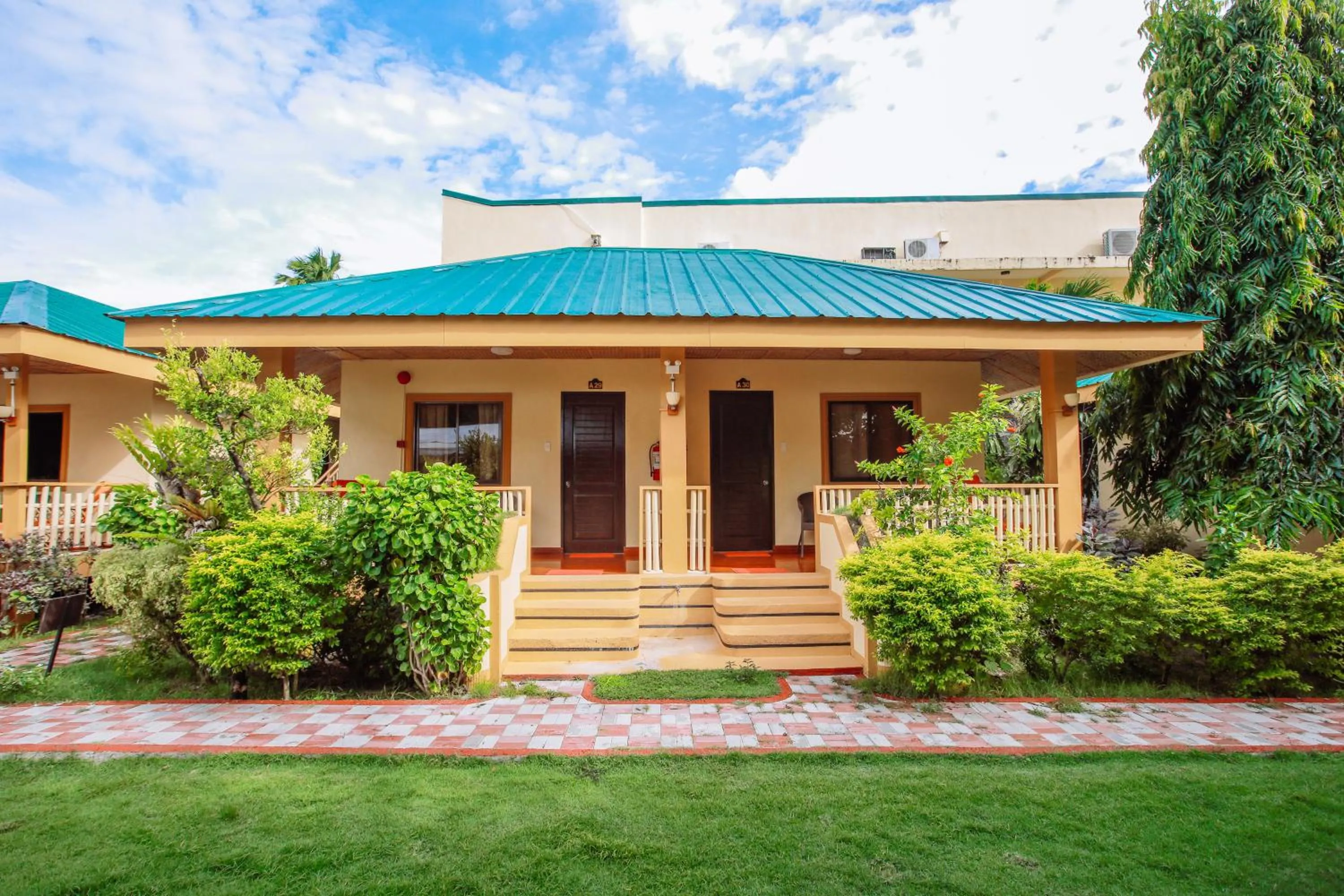 Property building in Paradise Garden Hotel and Convention Center Boracay Powered by ASTON