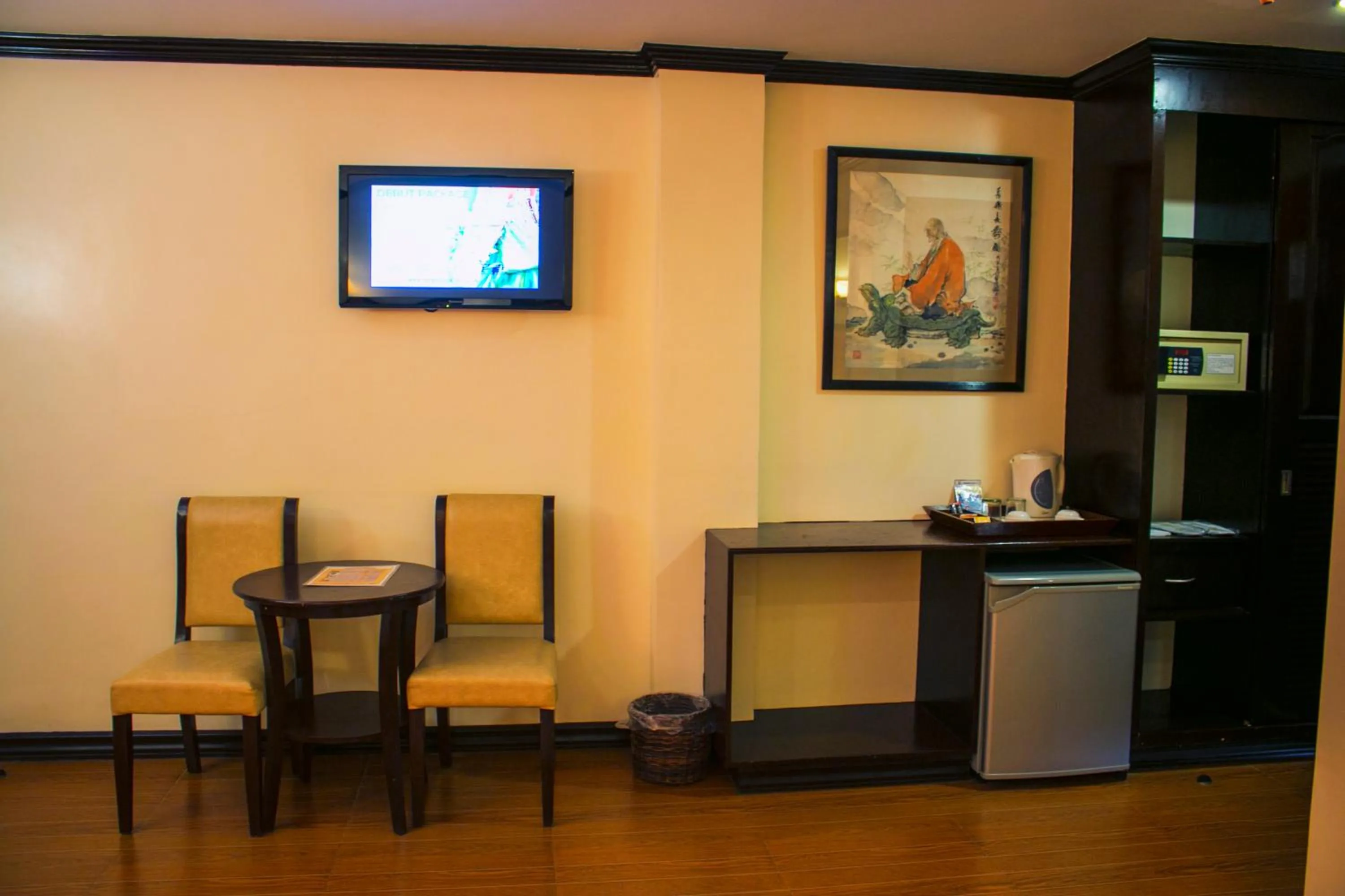 TV and multimedia in Paradise Garden Hotel and Convention Center Boracay Powered by ASTON