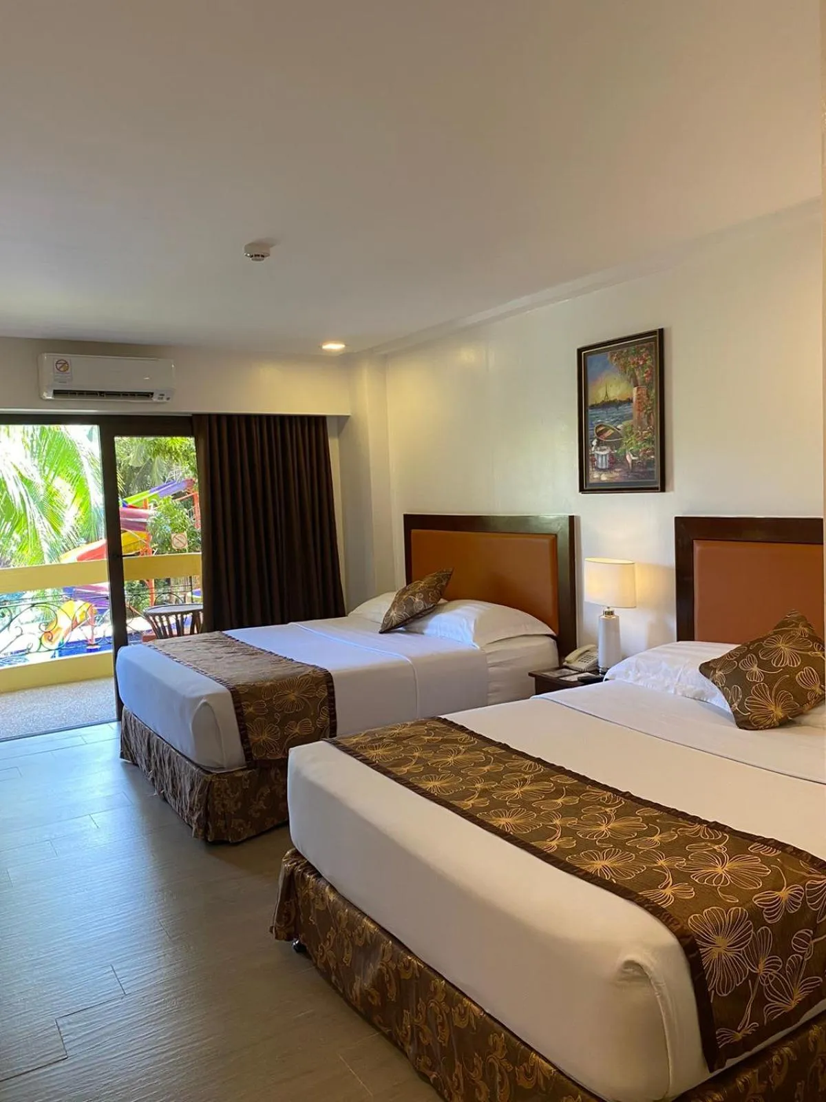 Bed in Paradise Garden Hotel and Convention Center Boracay Powered by ASTON