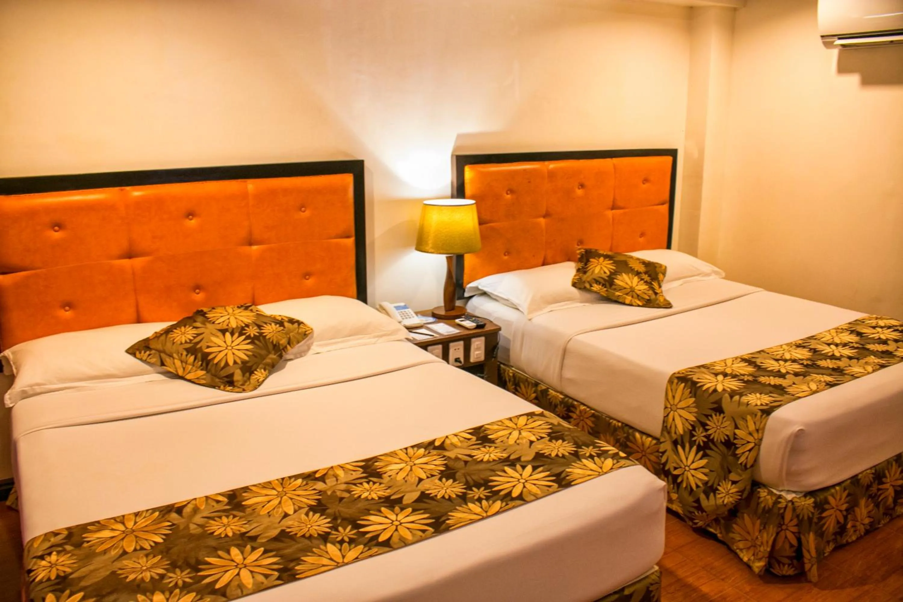 Bed in Paradise Garden Hotel and Convention Center Boracay Powered by ASTON