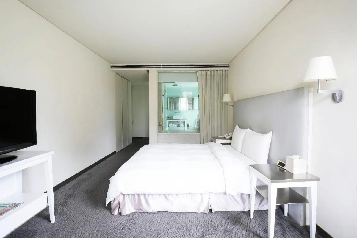 Photo of the whole room, Bed in Ambience Hotel Taipei