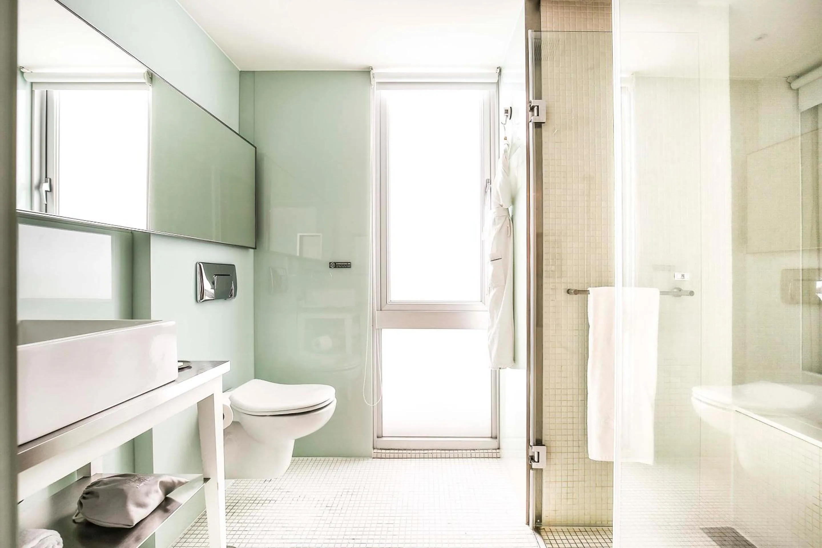 Toilet in Ambience Hotel Taipei