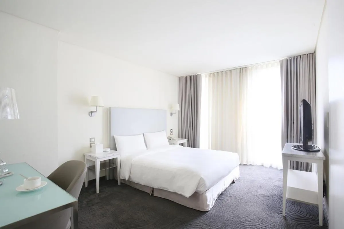 Bed in Ambience Hotel Taipei