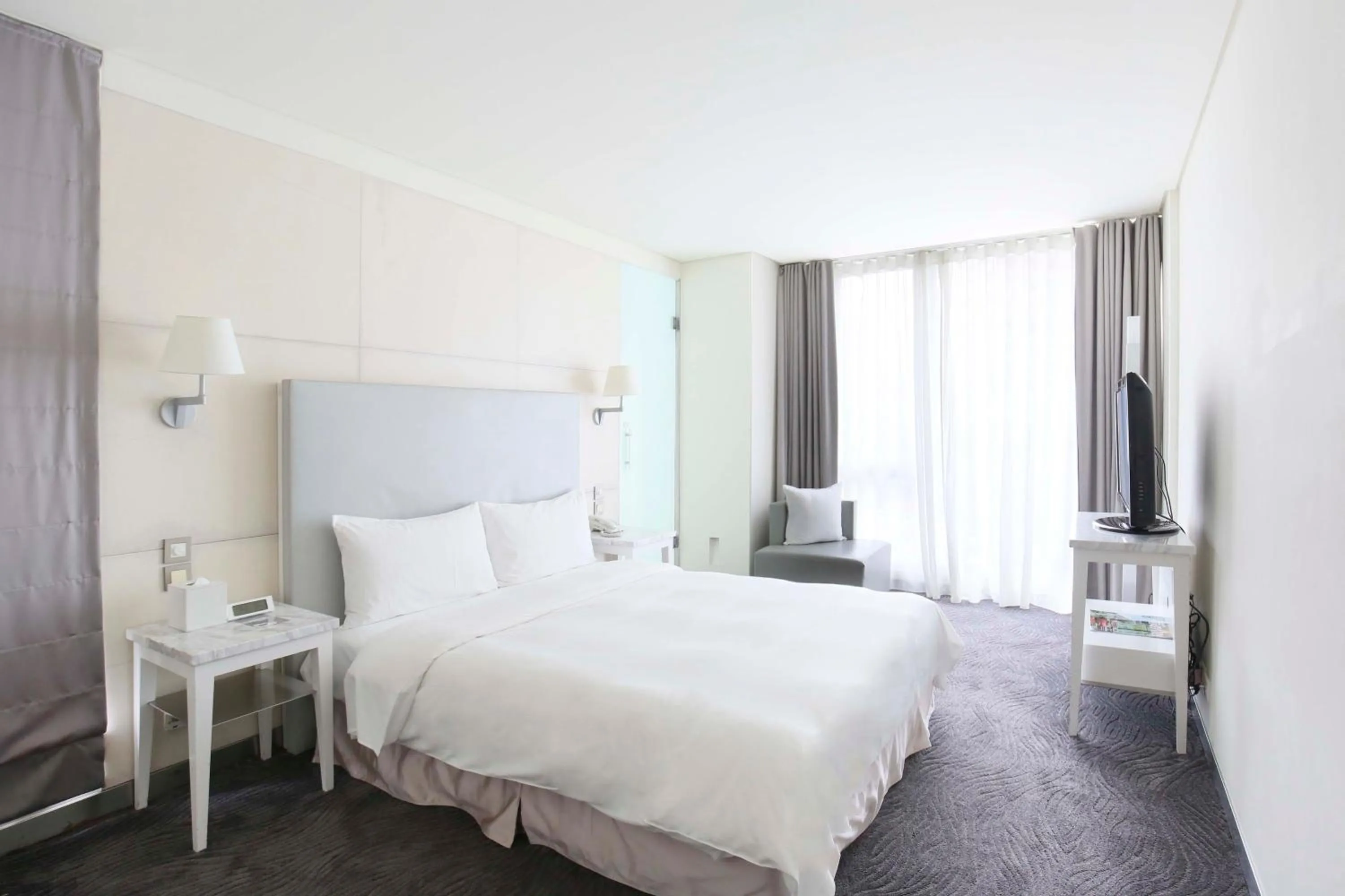 Bedroom, Bed in Ambience Hotel Taipei