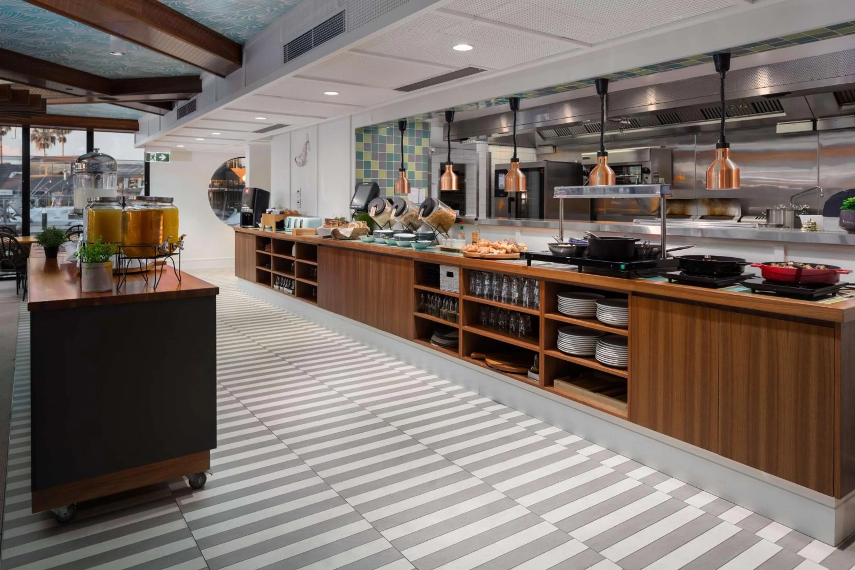 Restaurant/places to eat in Sails Port Macquarie by Rydges