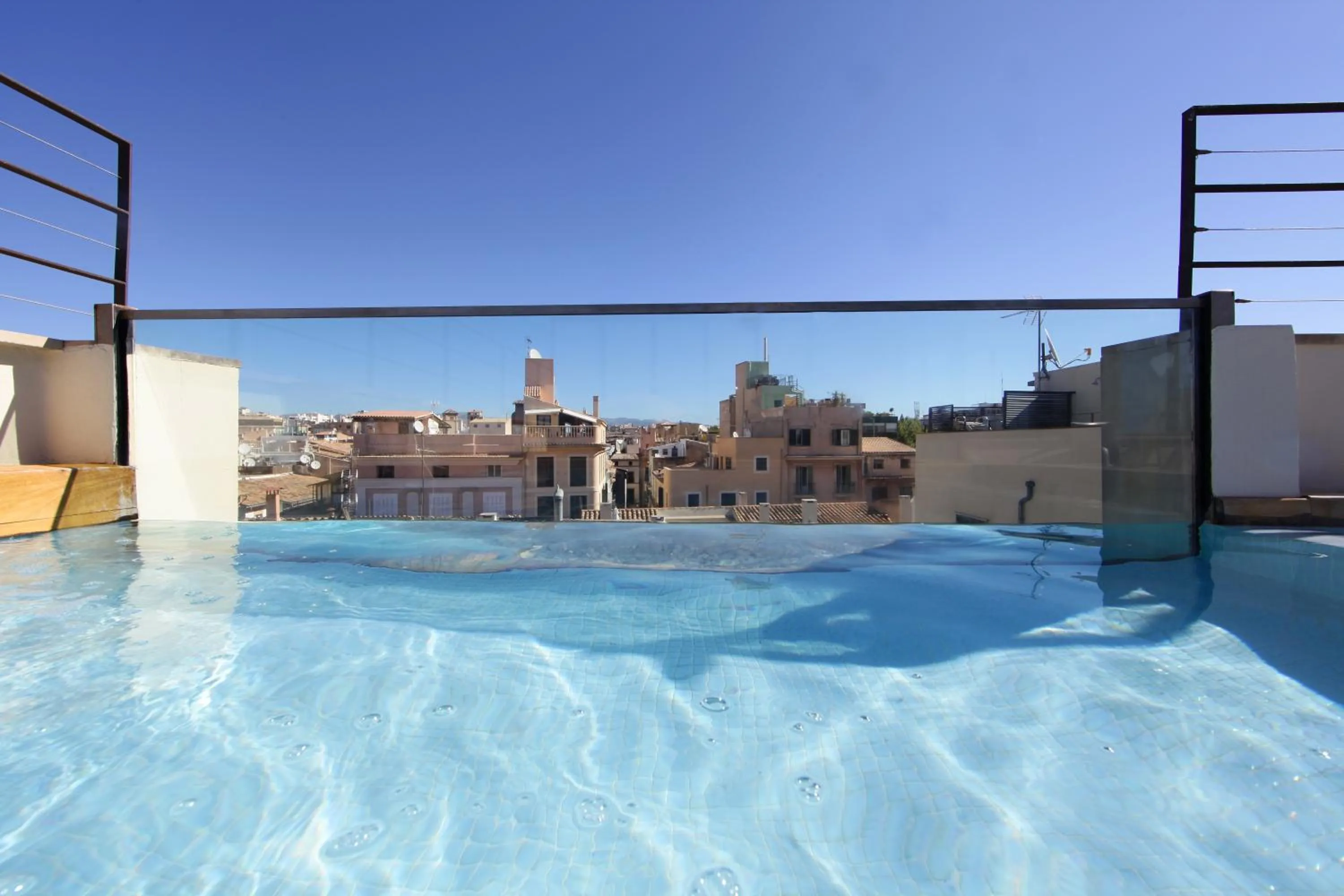 Swimming pool in Petit Palace Hotel Tres