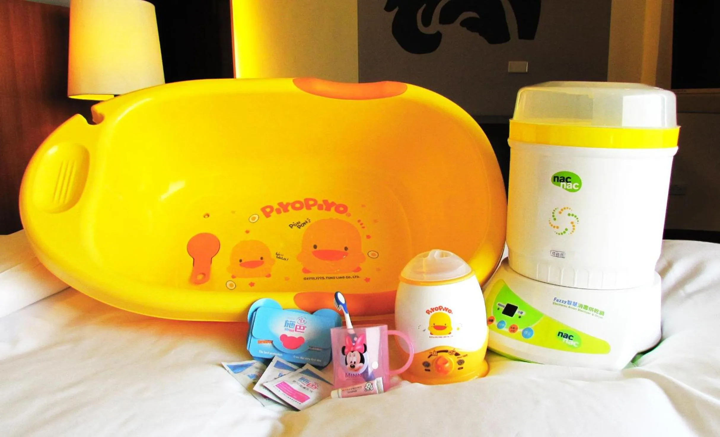 cot in South Garden Hotels And Resorts