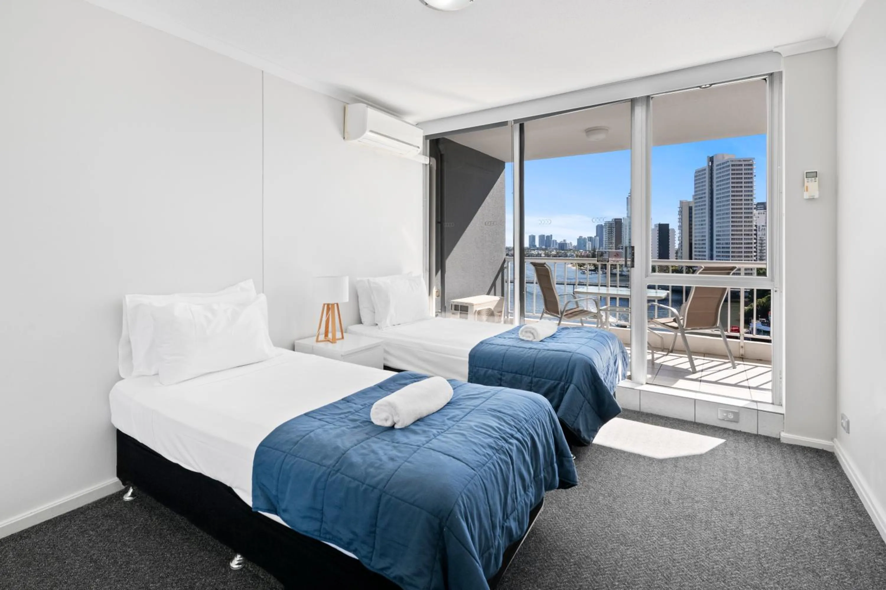 Bed in Moorings On Cavill Surfers Paradise