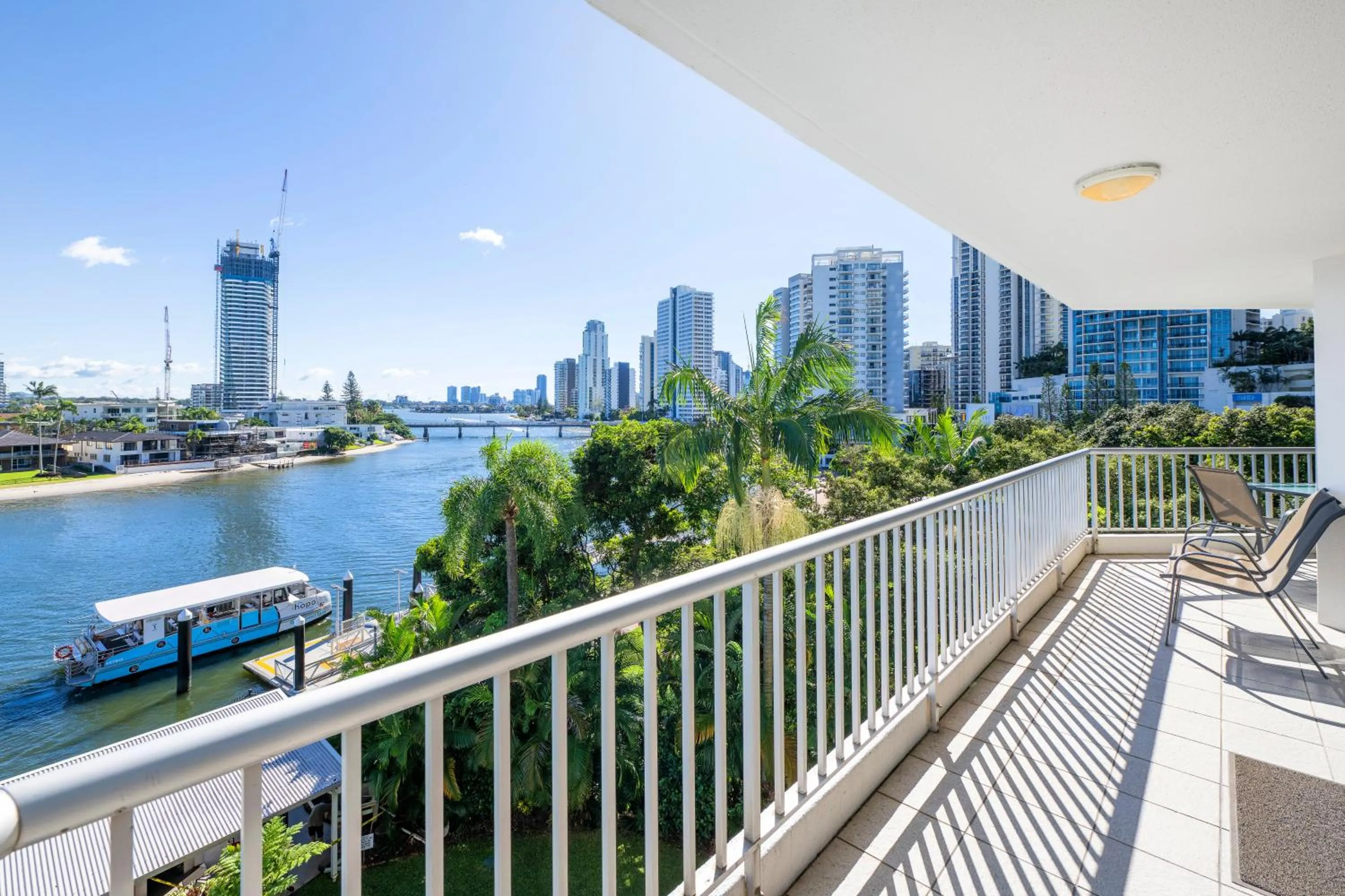 Moorings On Cavill Surfers Paradise