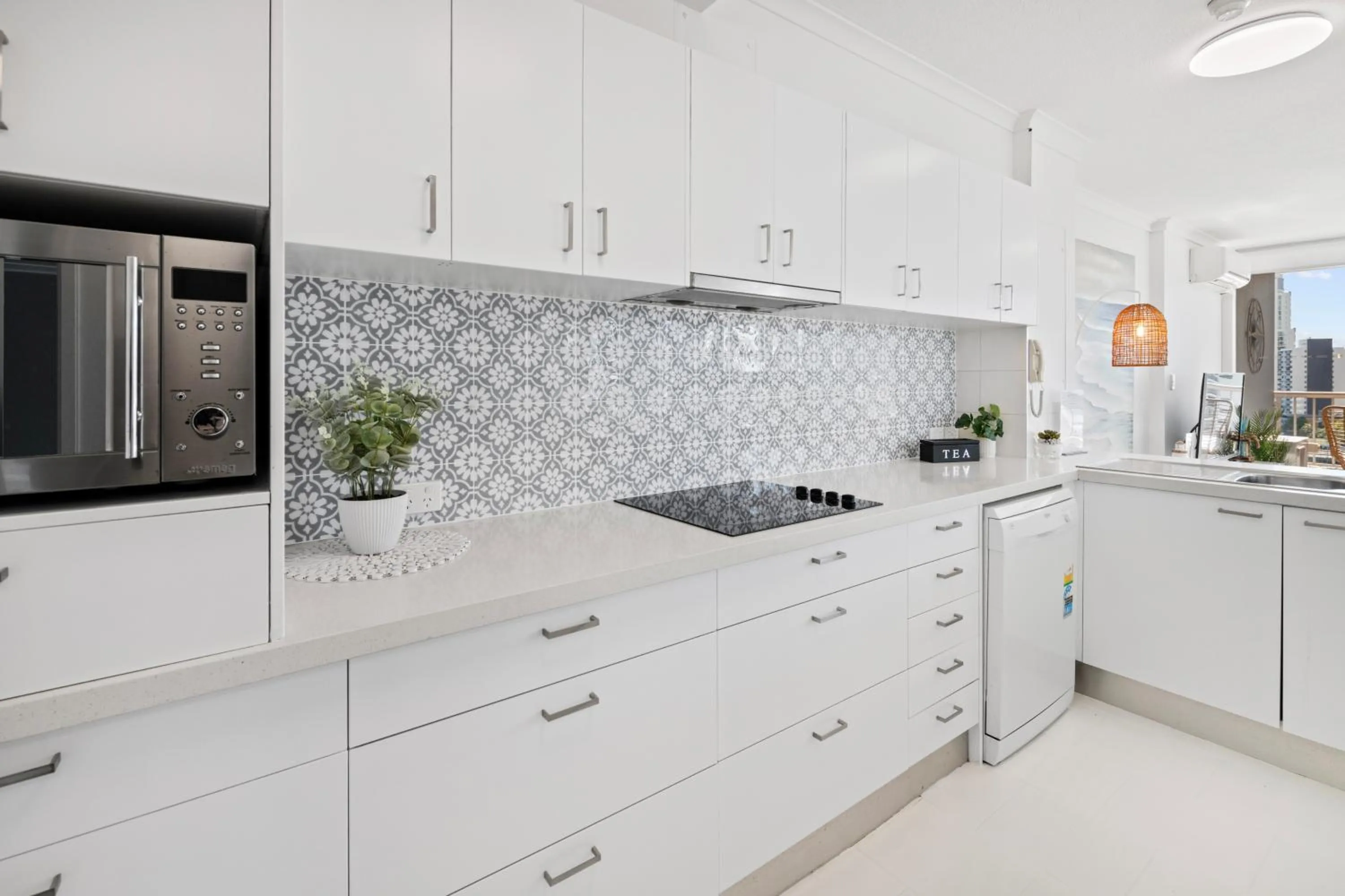 Kitchen or kitchenette in Moorings On Cavill Surfers Paradise