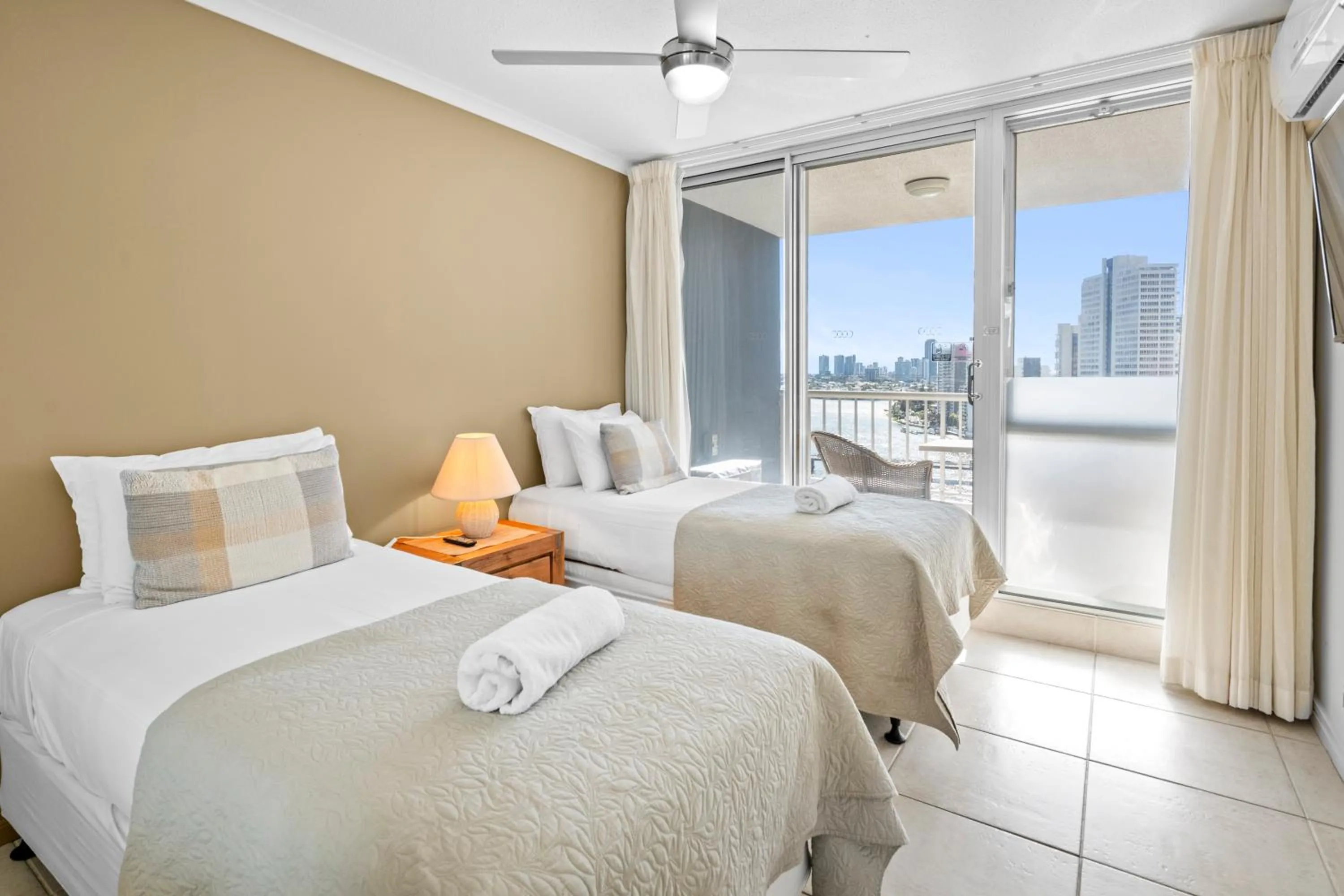 Bedroom, Bed in Moorings On Cavill Surfers Paradise