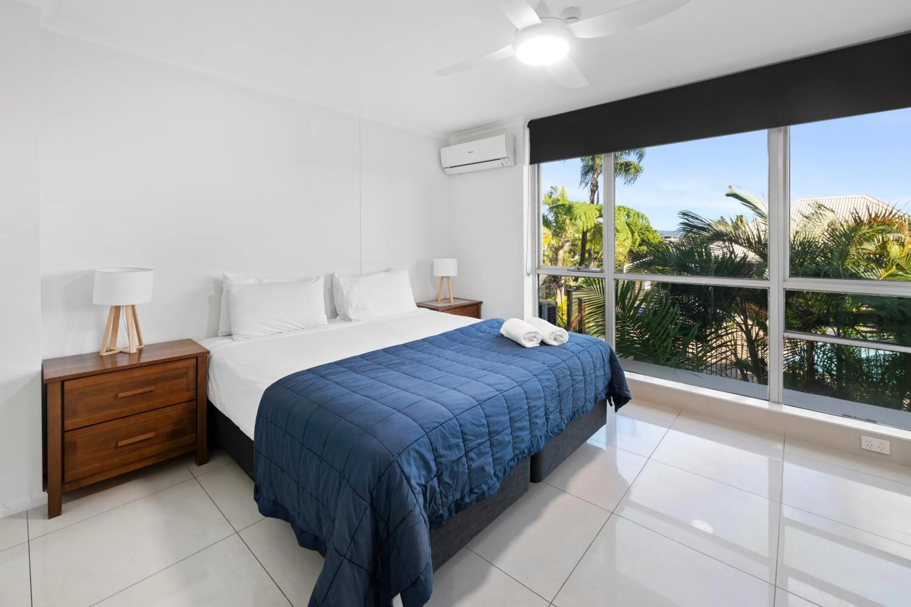 Bed in Moorings On Cavill Surfers Paradise