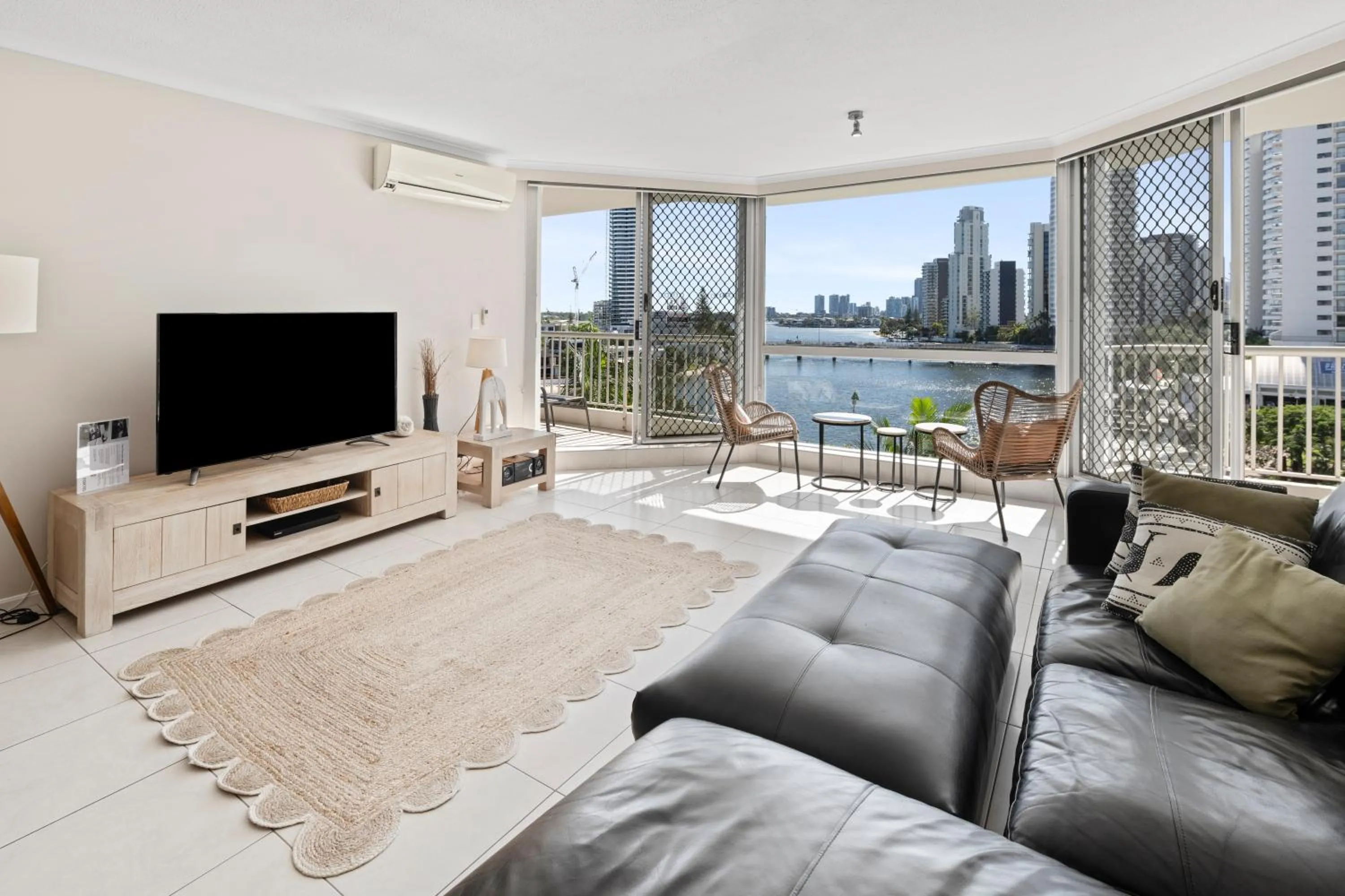 Moorings On Cavill Surfers Paradise