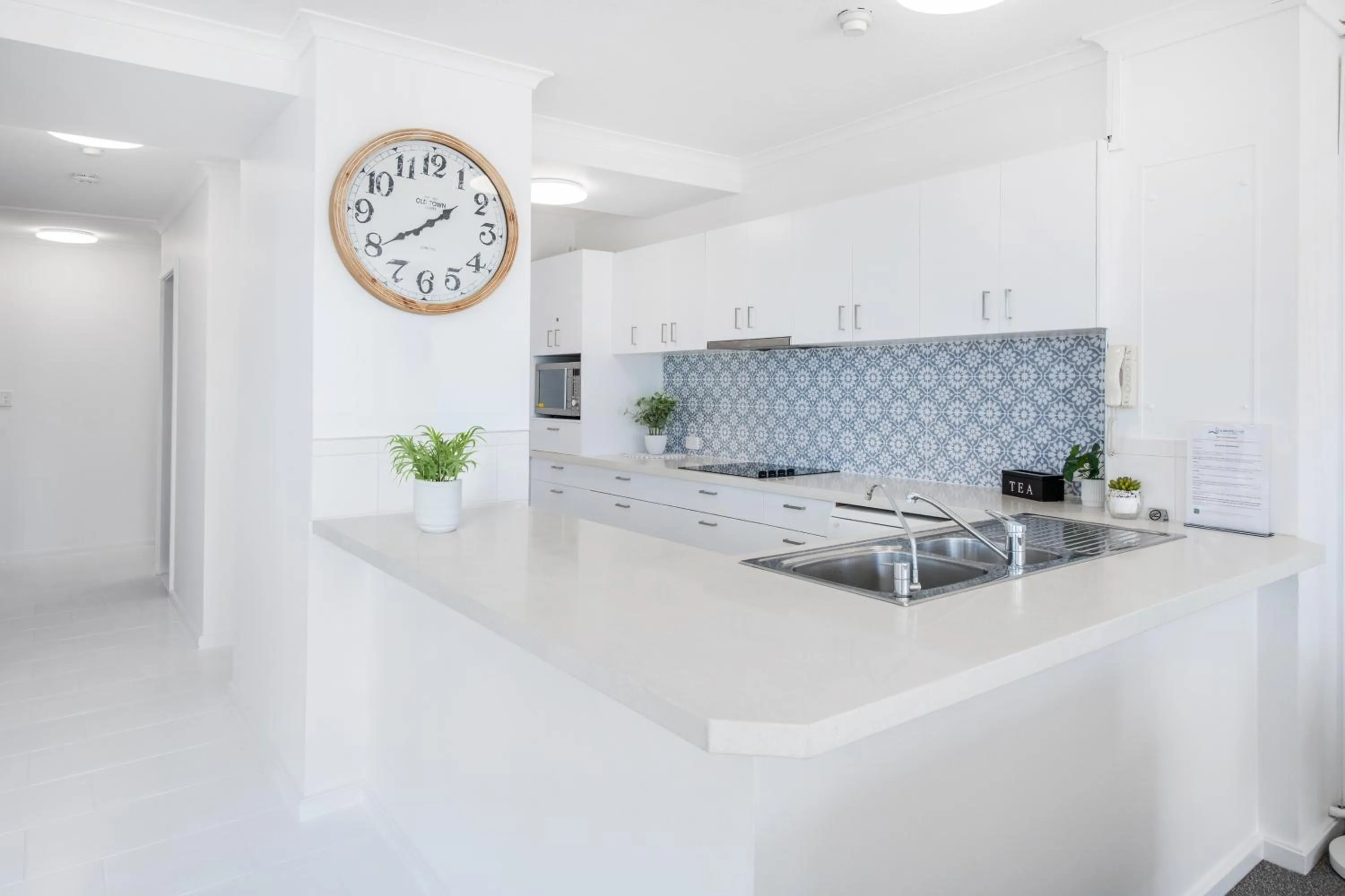 Kitchen or kitchenette in Moorings On Cavill Surfers Paradise