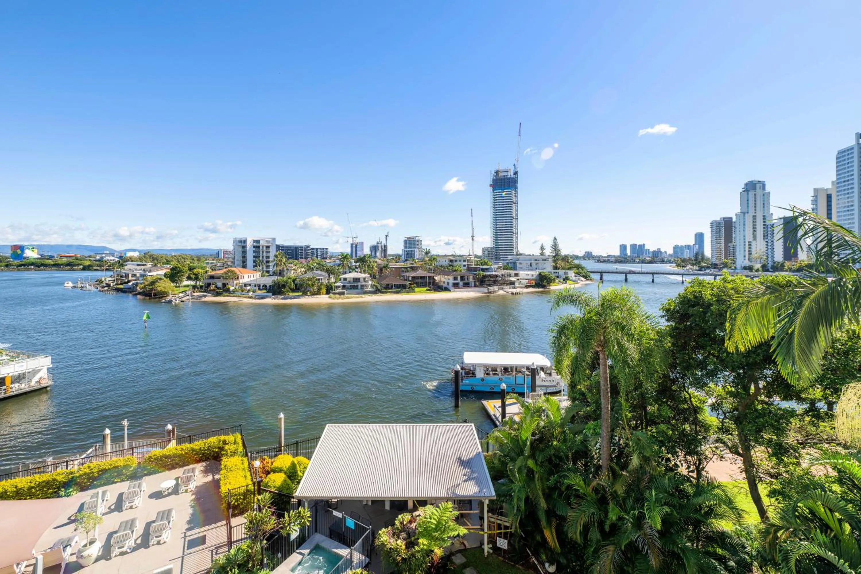 Moorings On Cavill Surfers Paradise