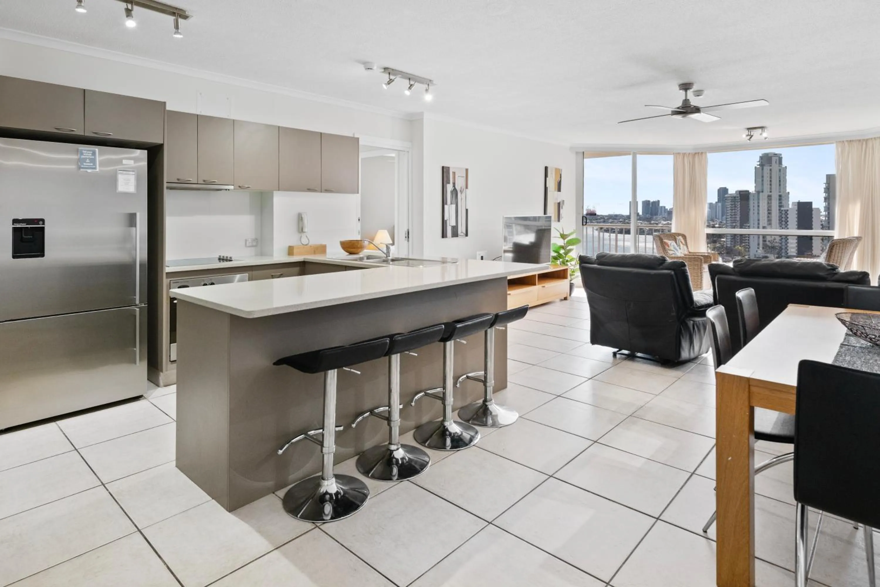 Kitchen or kitchenette in Moorings On Cavill Surfers Paradise