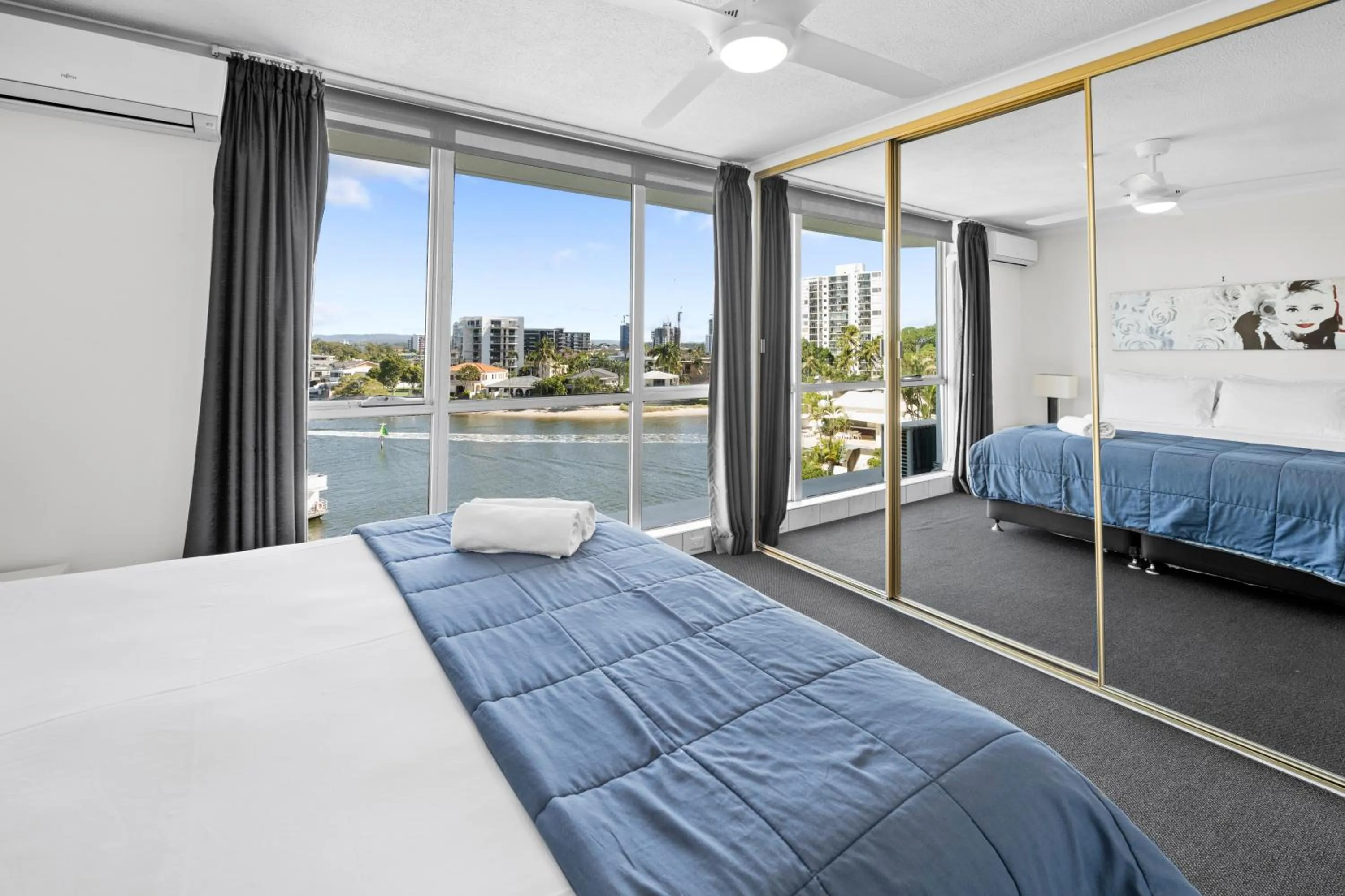 Bed in Moorings On Cavill Surfers Paradise