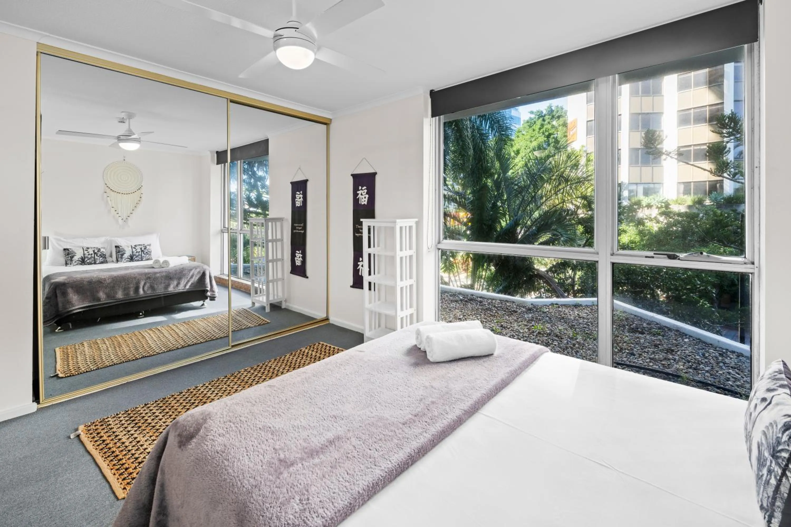 Bed in Moorings On Cavill Surfers Paradise