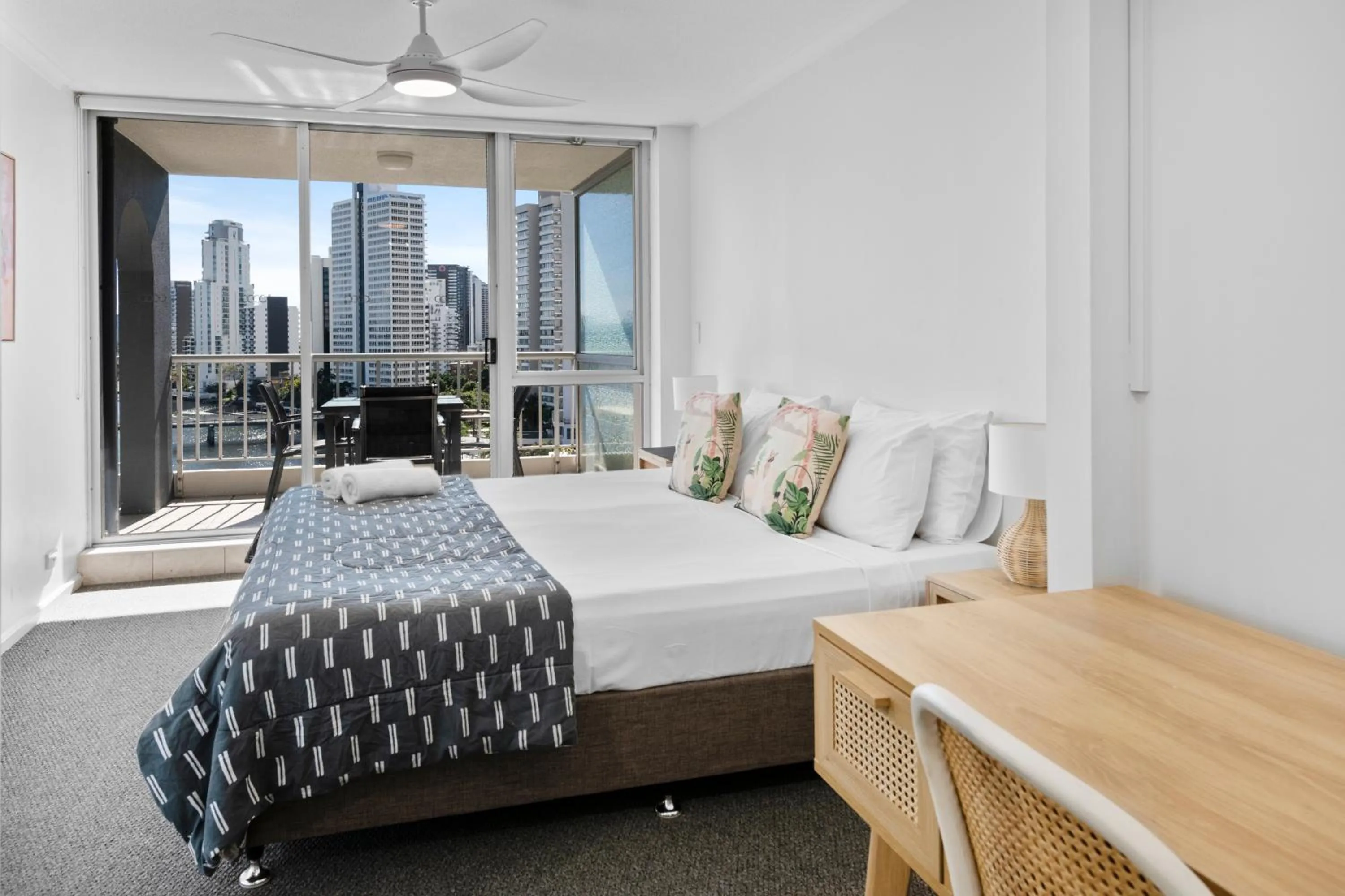 Bedroom, Bed in Moorings On Cavill Surfers Paradise