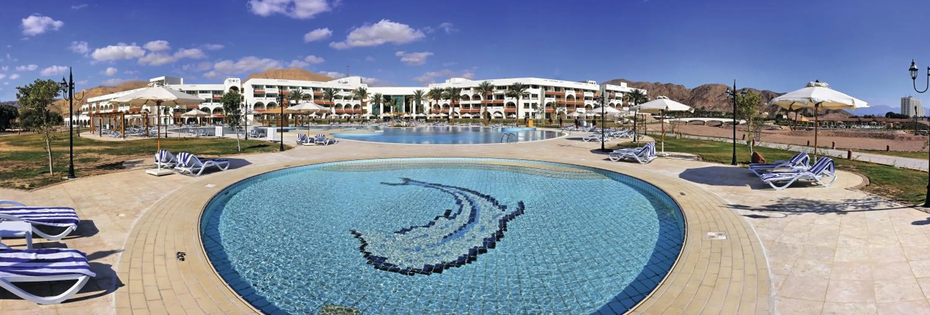 Swimming pool in Movenpick Taba Resort & Spa