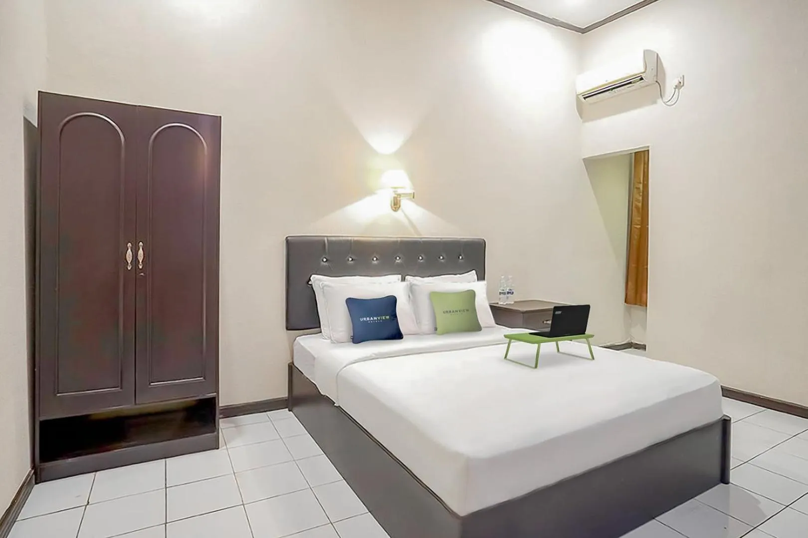 Bedroom in Urbanview Hotel Gading Kencana Samarinda by RedDoorz