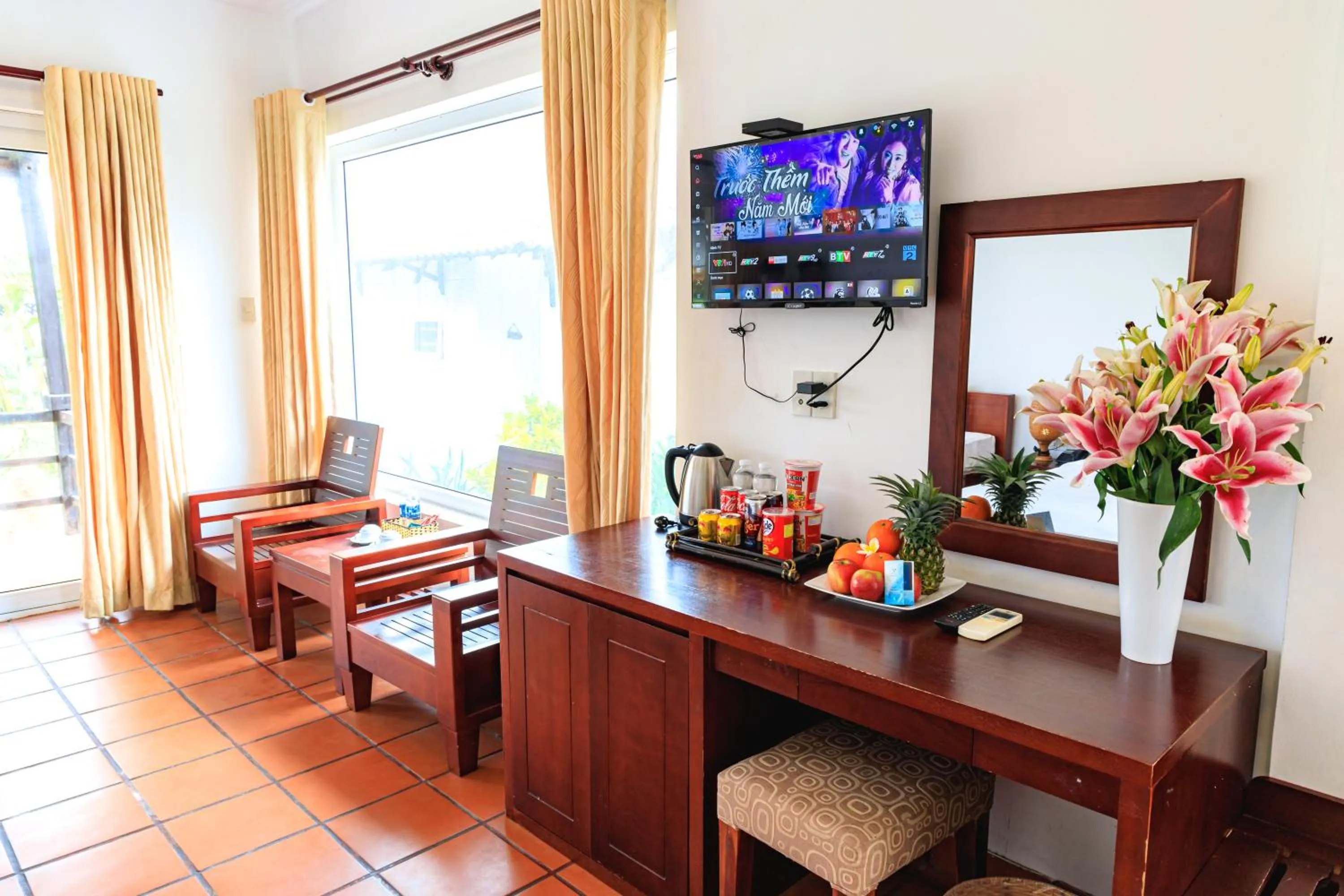 Guests in Silver Beach Resort Ke Ga