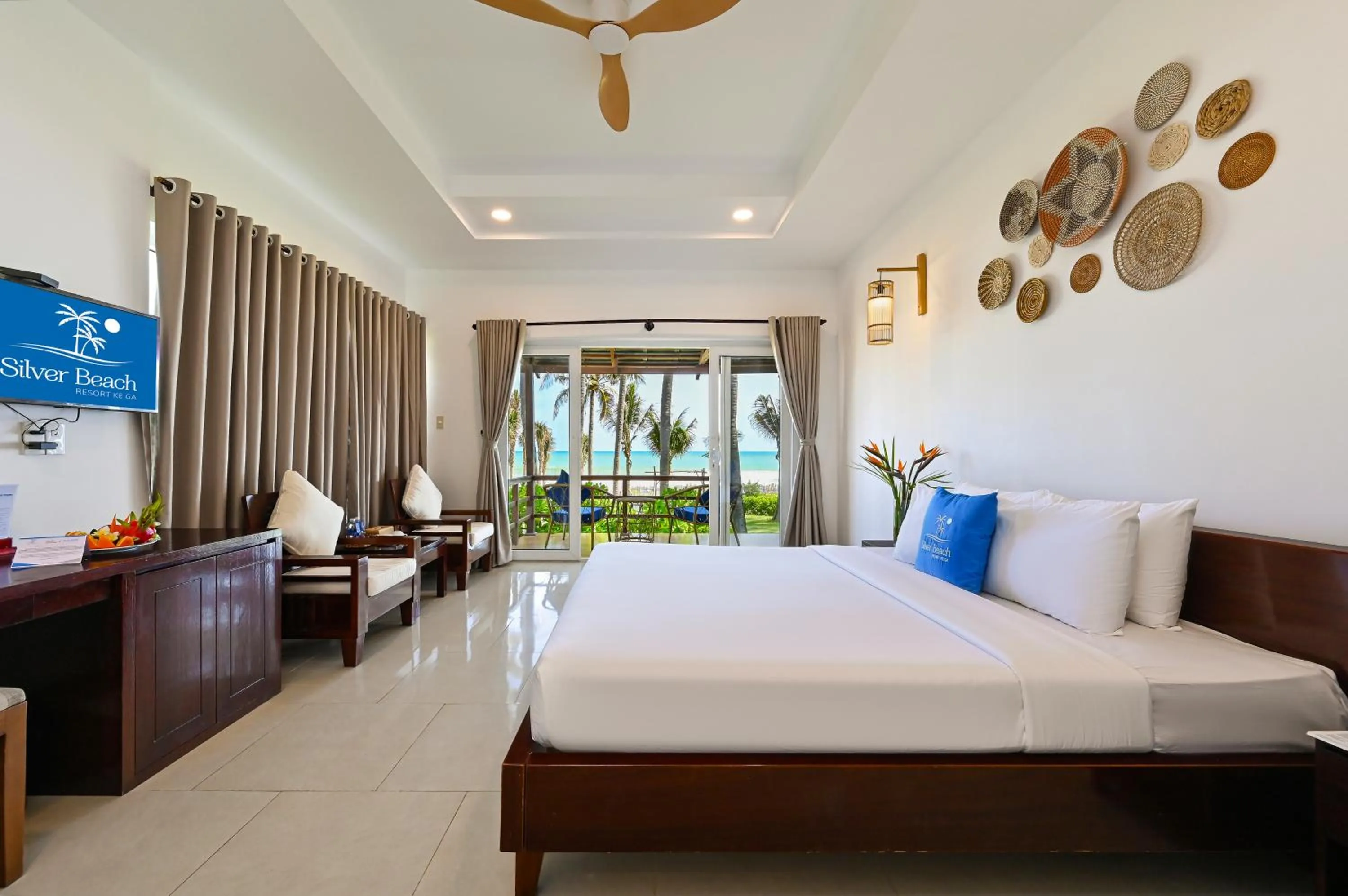 Bed in Silver Beach Resort Ke Ga