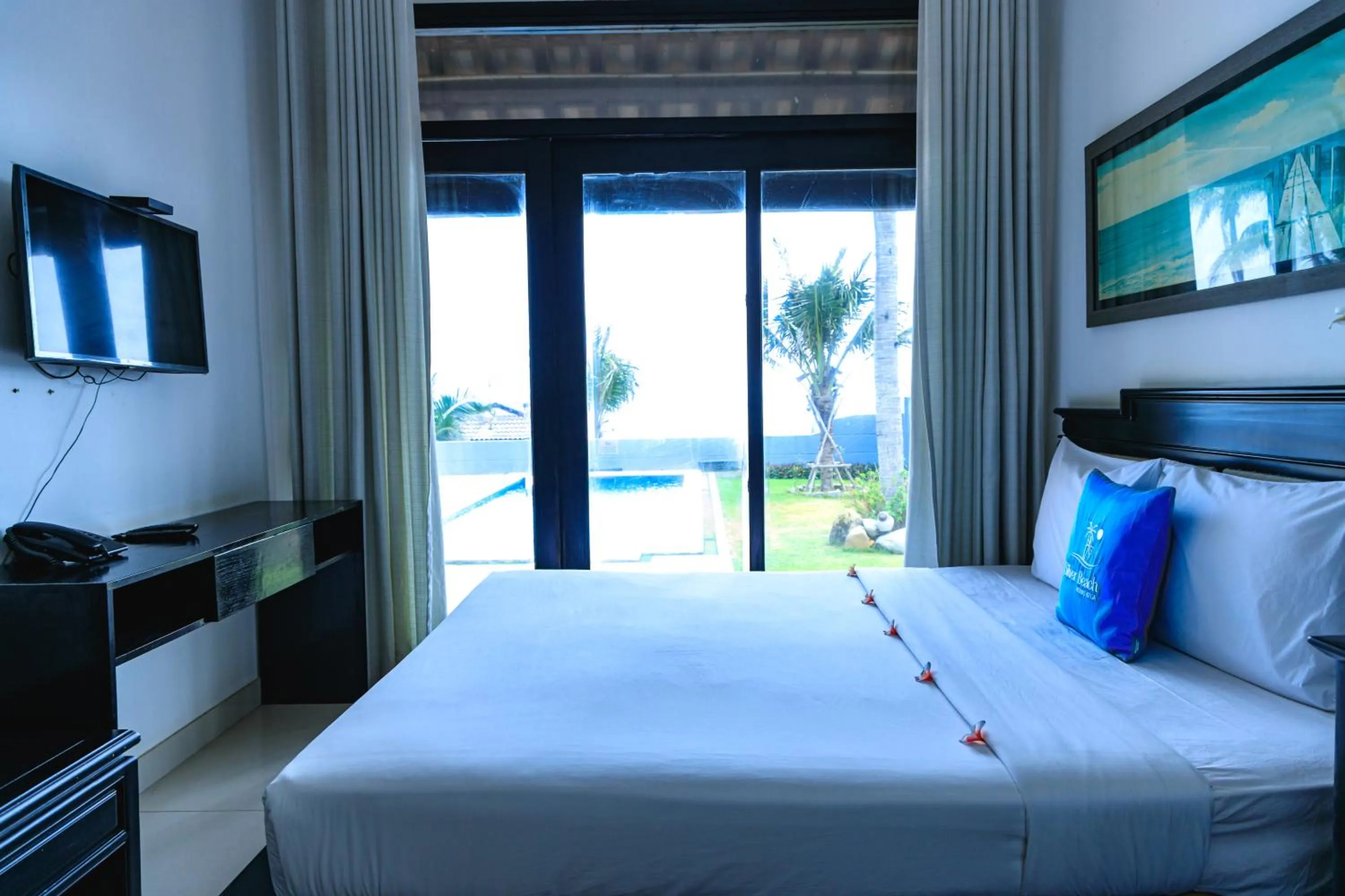 Bed in Silver Beach Resort Ke Ga